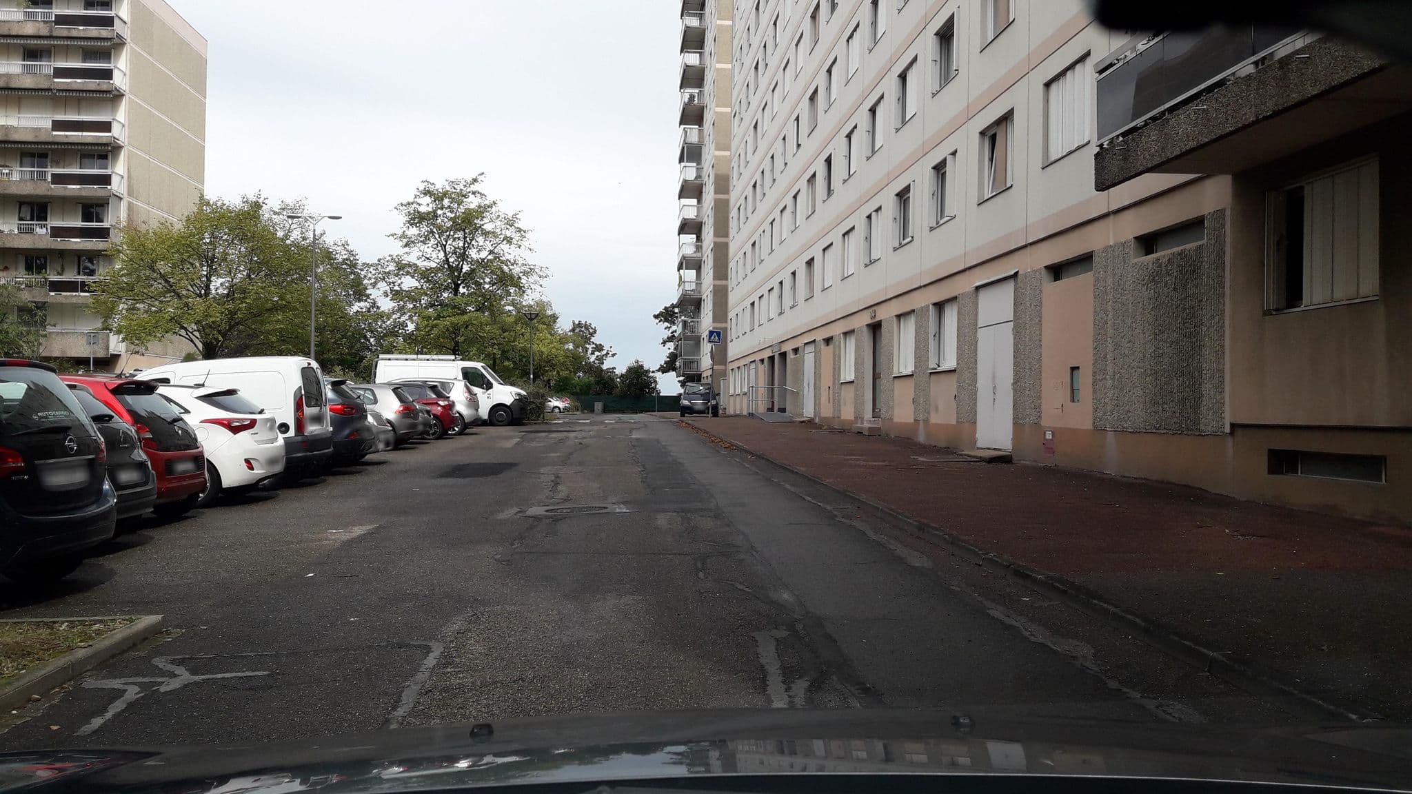 Street view near Hervé Nivot, Caluire-et-Cuire — © eric_s (CC BY-SA · Mapillary)