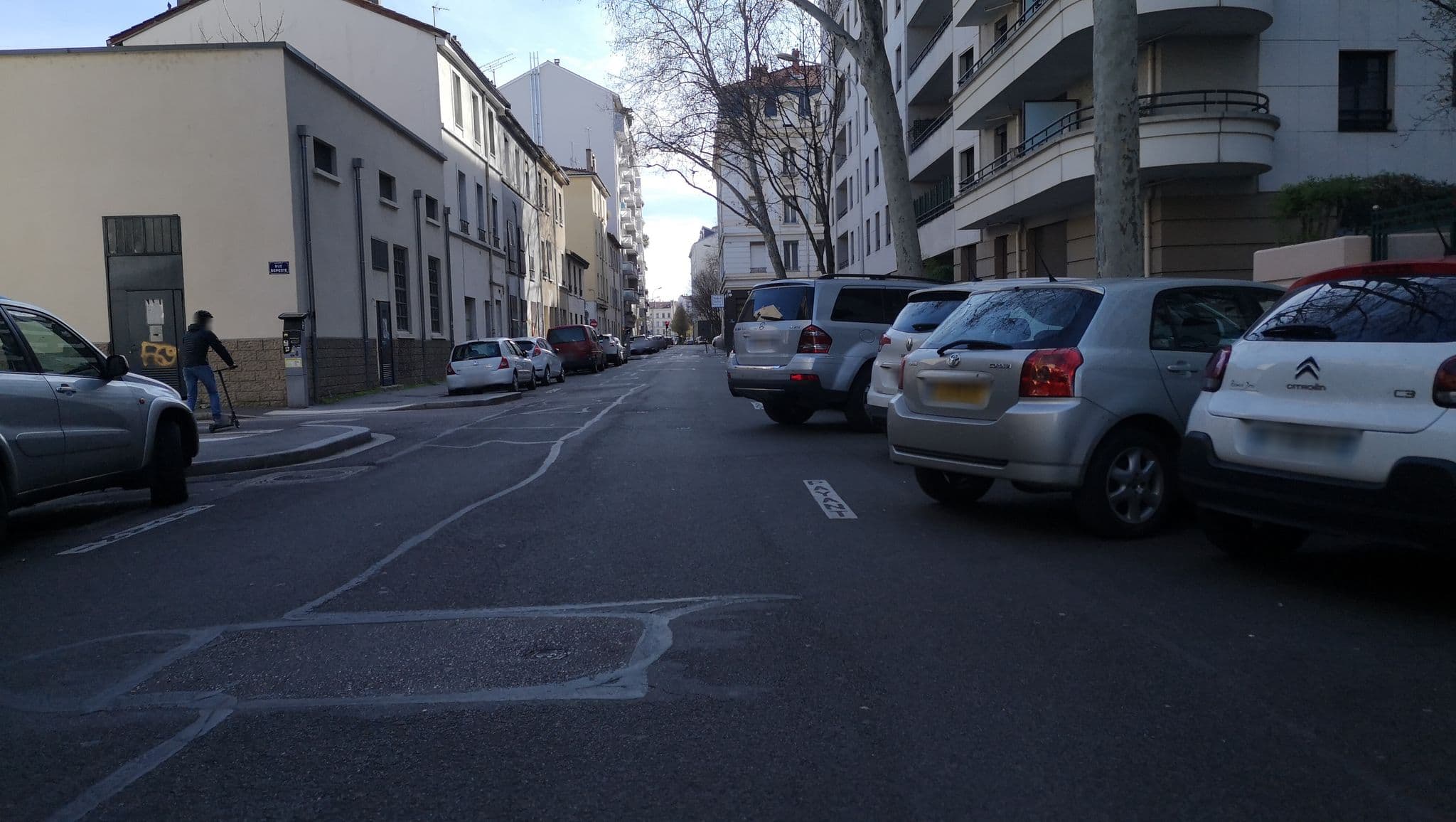 Street view near Good Night Inn Lyon Part Dieu, Lyon 03 — © blueberry (CC BY-SA · Mapillary)