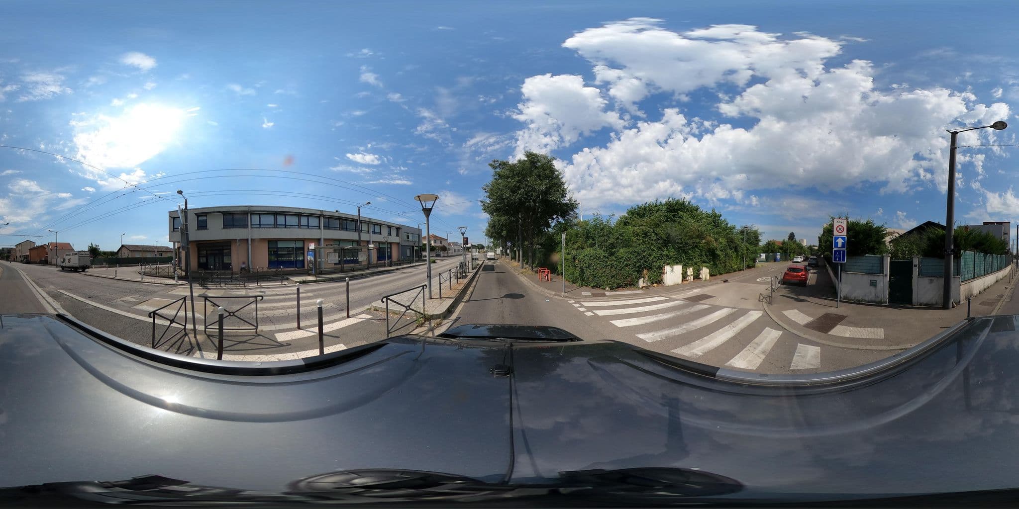 Street view near Hotel Etape Premiere, Vaulx-en-Velin — © eric_s (CC BY-SA · Mapillary)