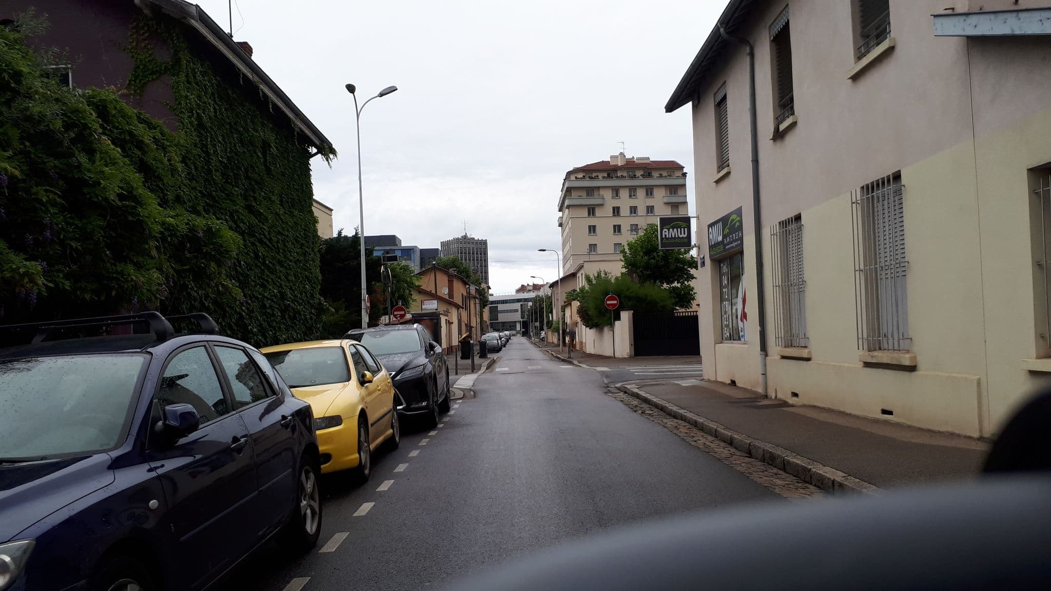 Street view near La Maison Prune, Lyon 08 — © jitenshaniko (CC BY-SA · Mapillary)