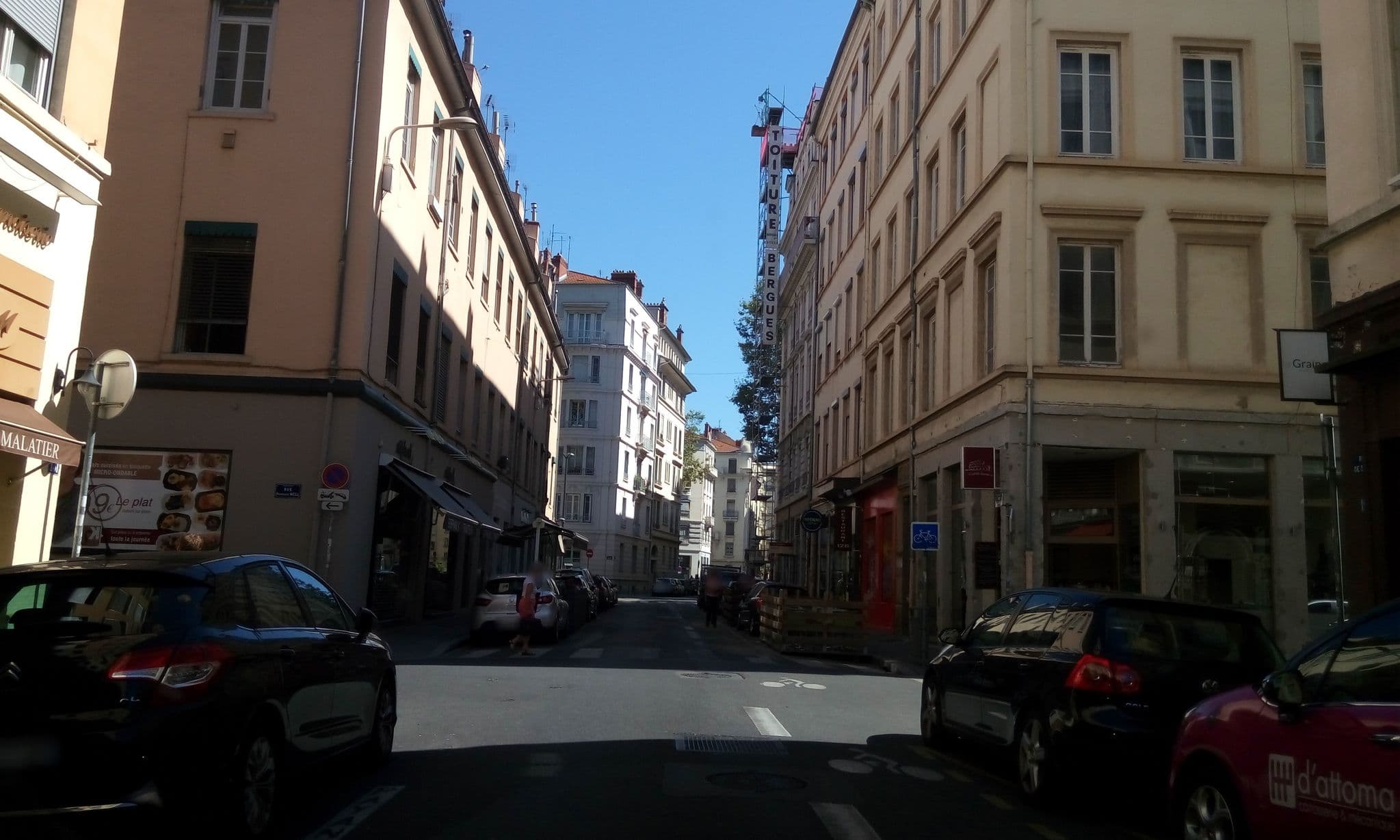 Street view near L'Appartement du Parc, Lyon 06 — © sebleouf (CC BY-SA · Mapillary)