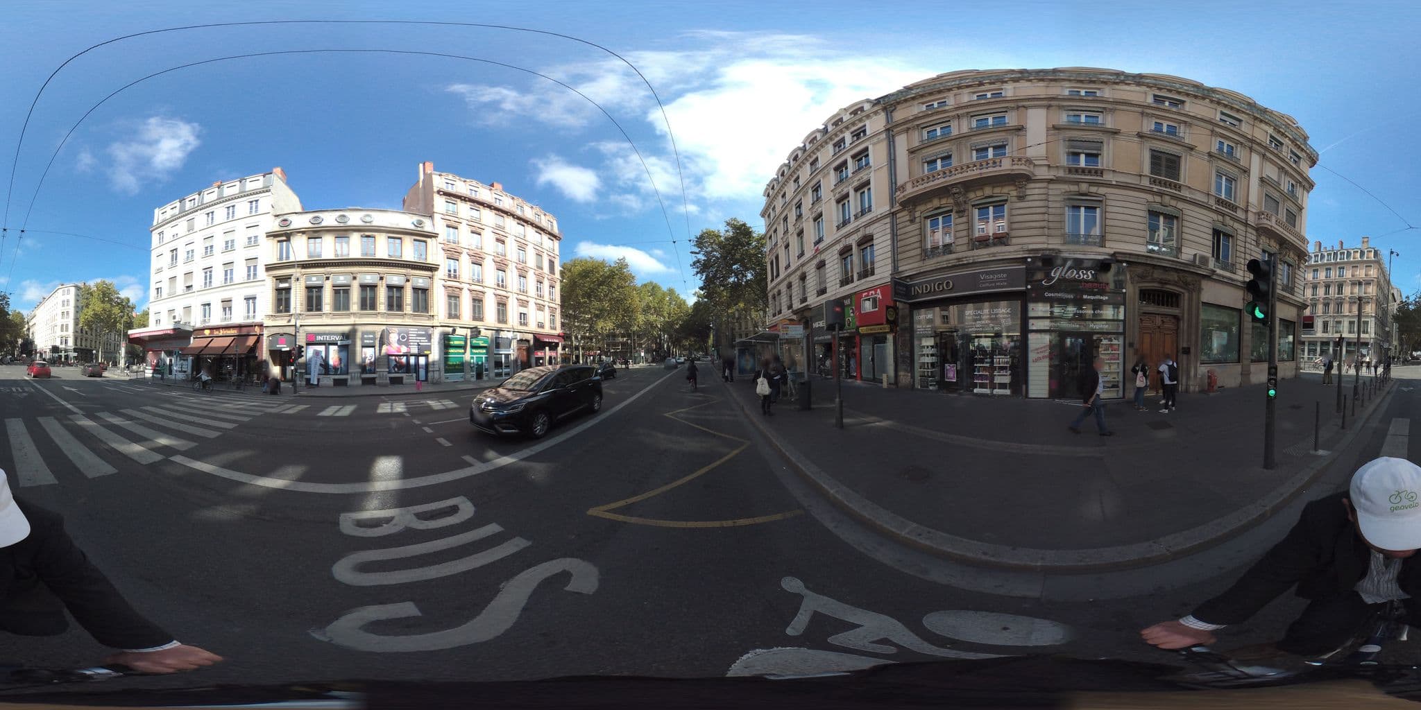 Street view near Saxe And The City, Lyon — © simon_geovelo (CC BY-SA · Mapillary)
