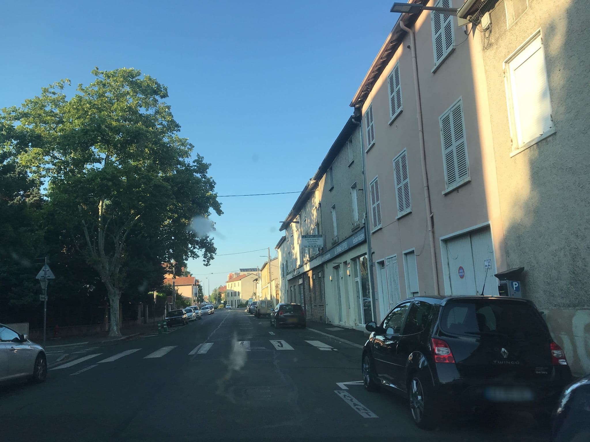 Street view near Mieux Dormir, Caluire-et-Cuire — © thepriben (CC BY-SA · Mapillary)
