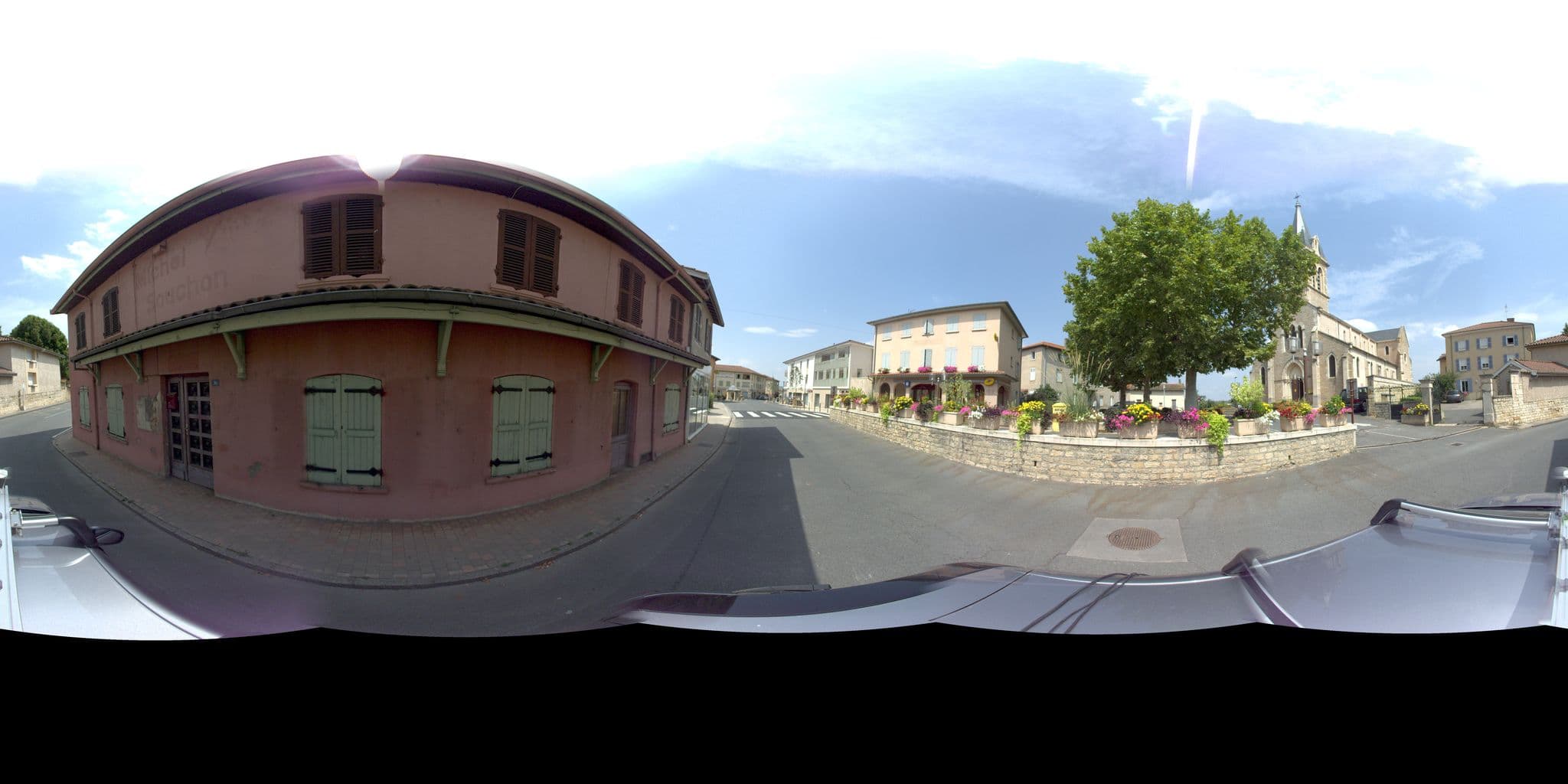 Street view near Bar Hôtel Restaurant Michel Souchon, Quincieux — © hervew (CC BY-SA · Mapillary)