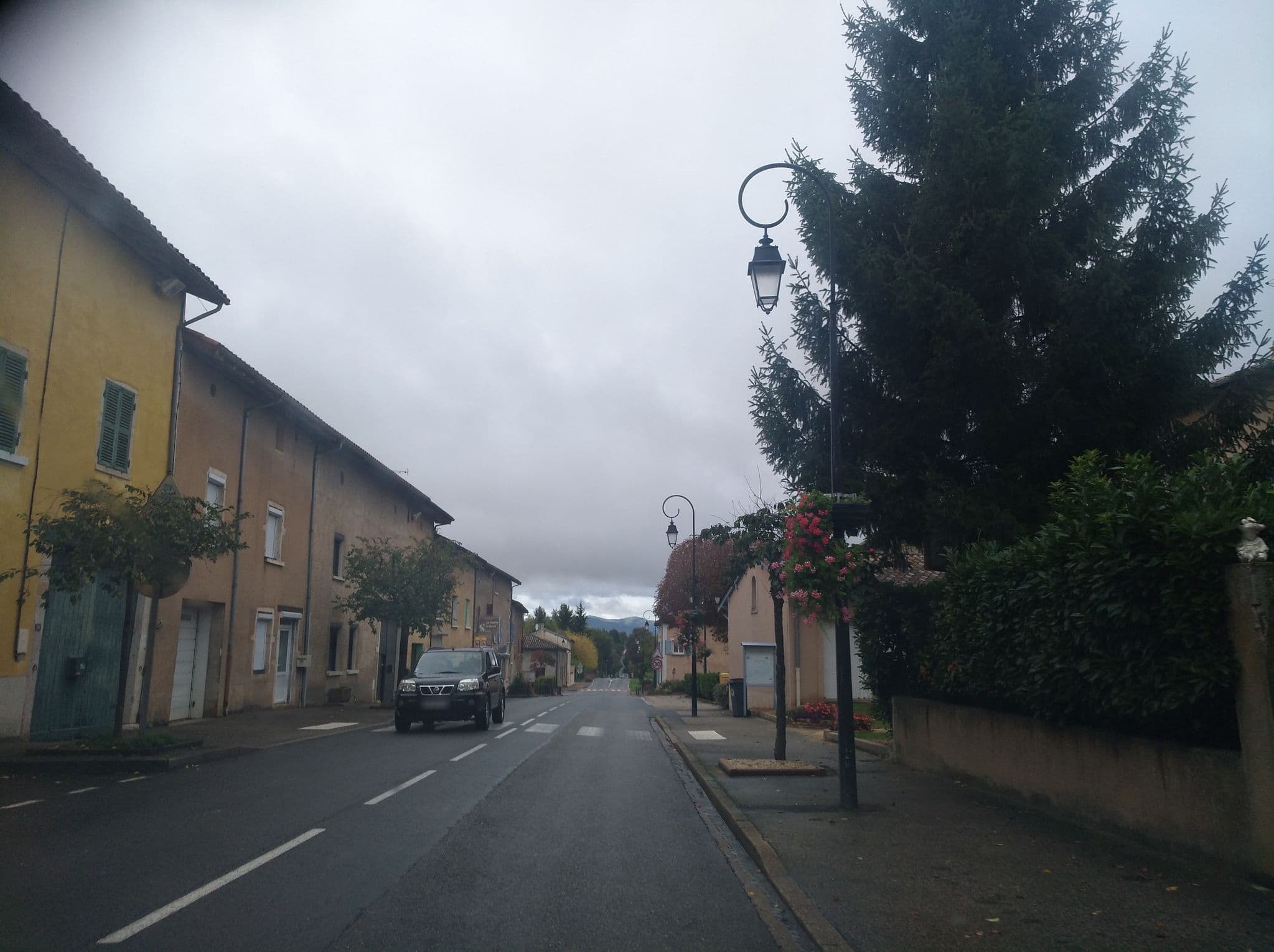 Street view near deuxième étage, Guéreins — © sebleouf (CC BY-SA · Mapillary)