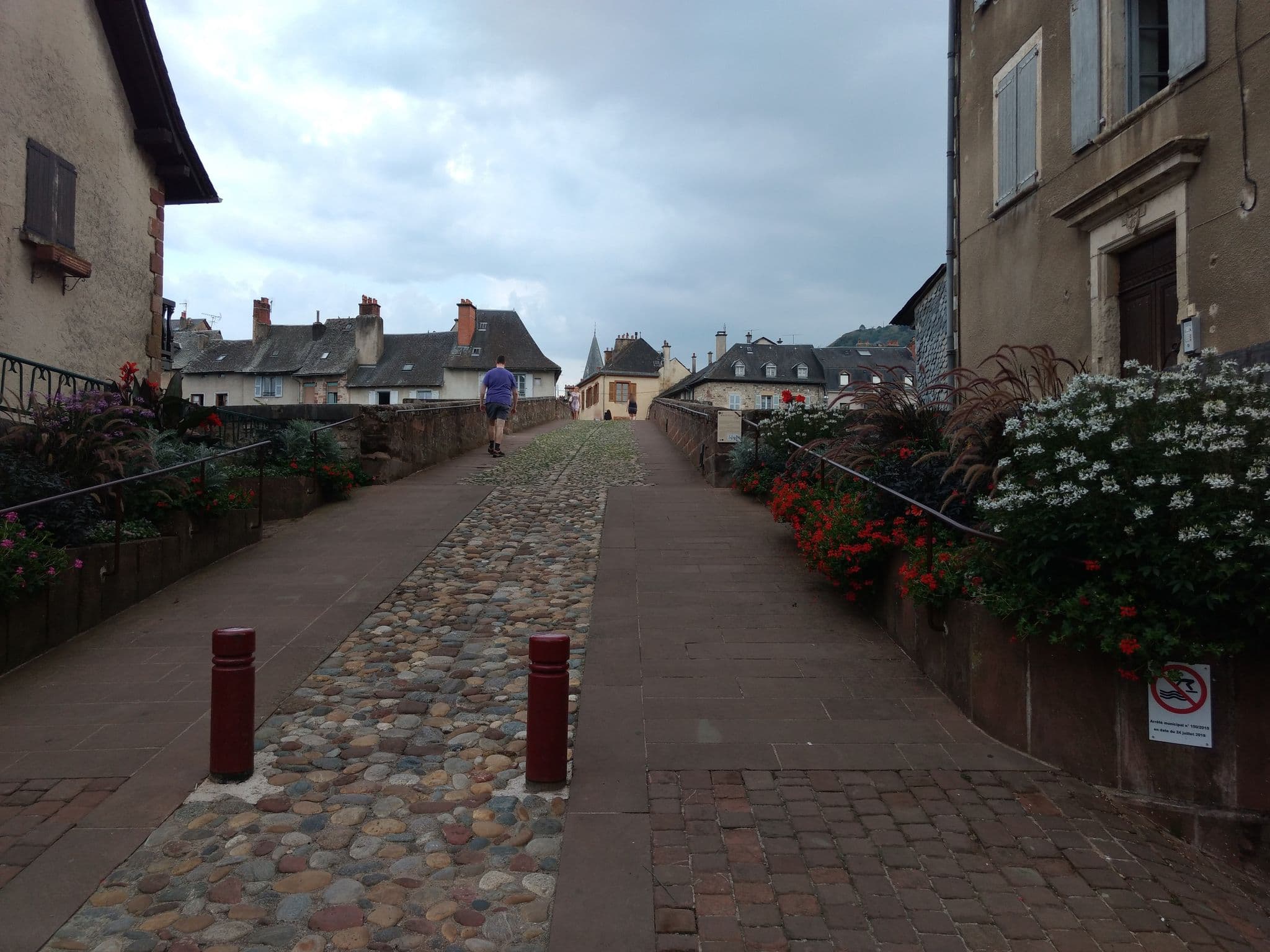 Street view near La Halte Saint-Jacques, Espalion — © yod4z (CC BY-SA · Mapillary)