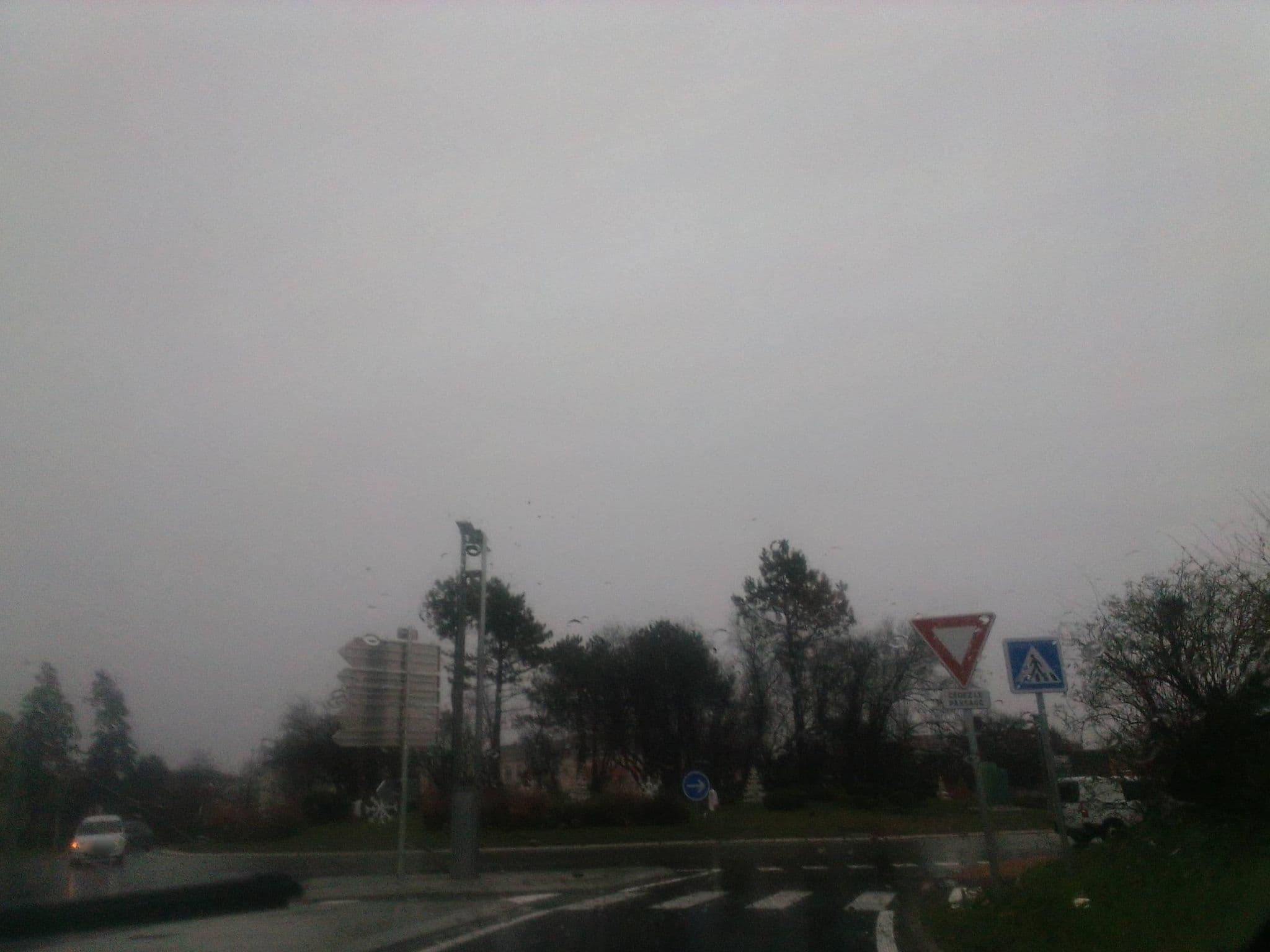 Street view near Les Charmes, Belleville — © HugoC01 (CC BY-SA · Mapillary)