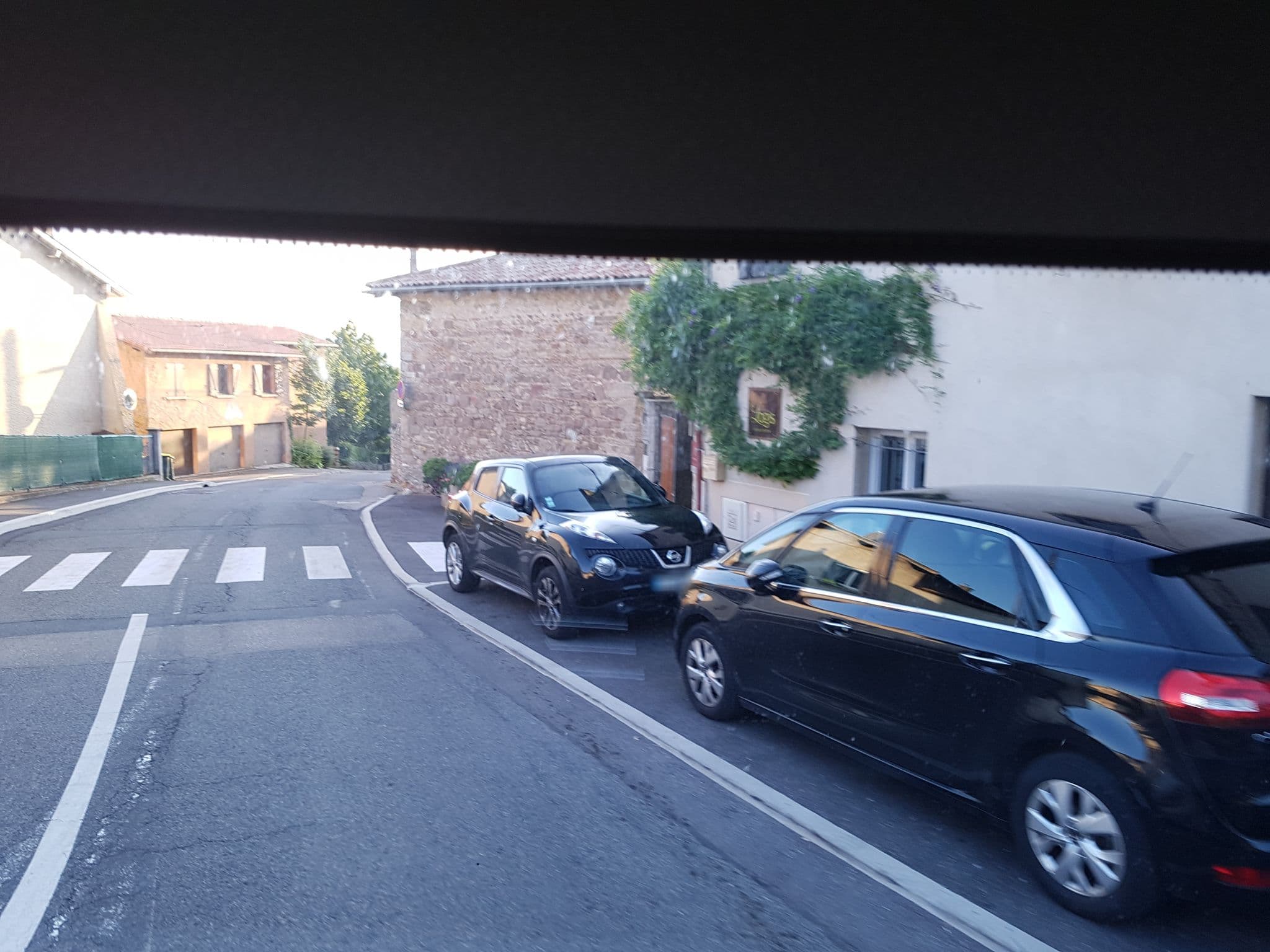 Street view near C&B Hôtel **** Lyon, Limonest — © bernardvoyageur (CC BY-SA · Mapillary)