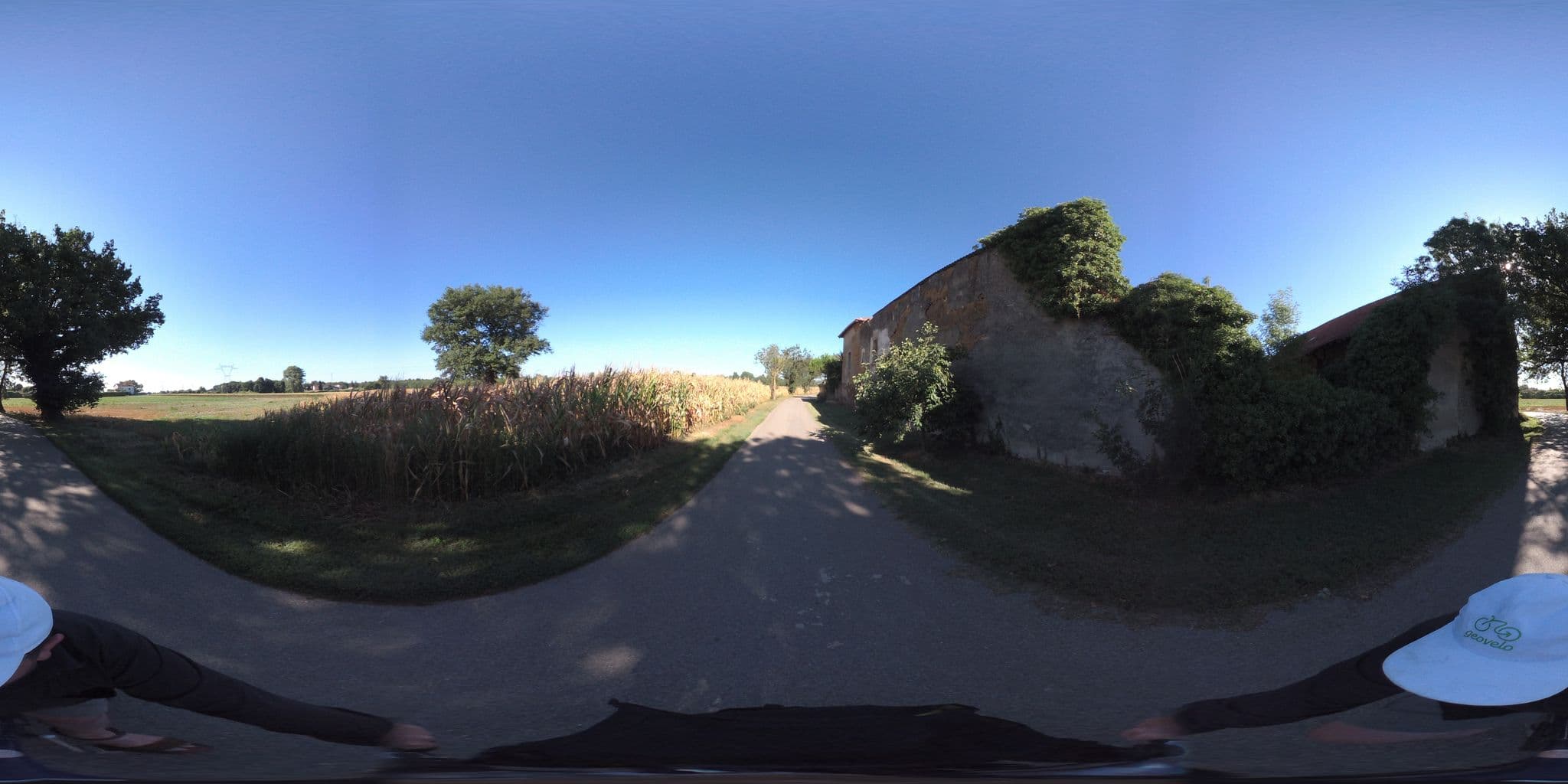 Street view near Gites Notre Dame de Confort JONS, Jons — © simon_geovelo (CC BY-SA · Mapillary)