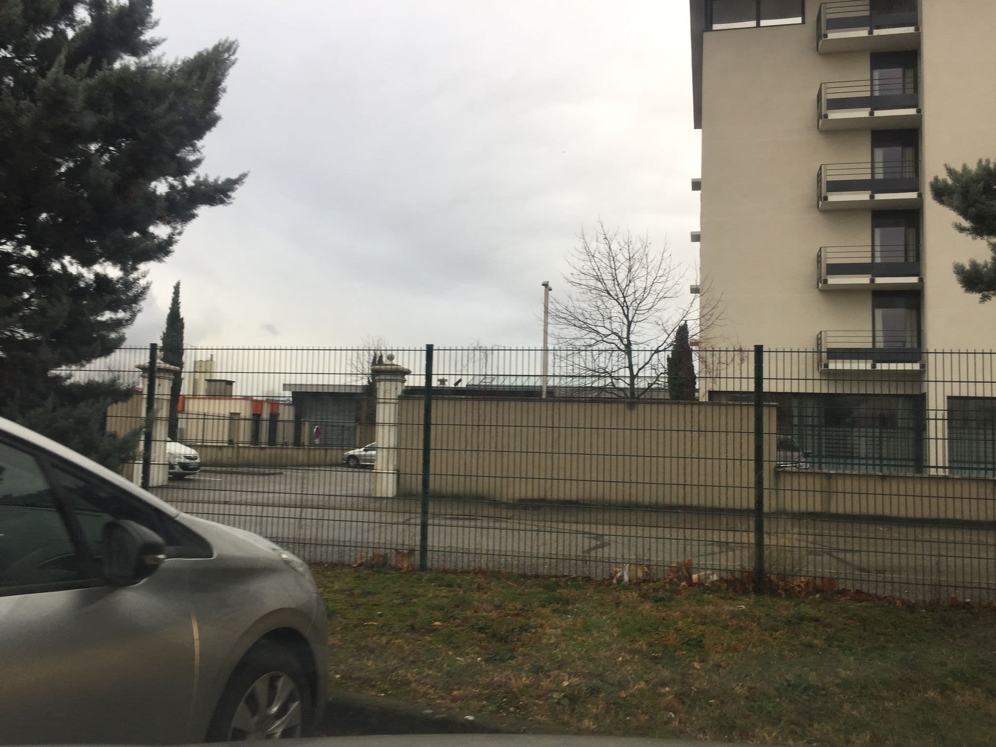 Street view near Expotel Hôtel Chassieu, Chassieu — © thepriben (CC BY-SA · Mapillary)