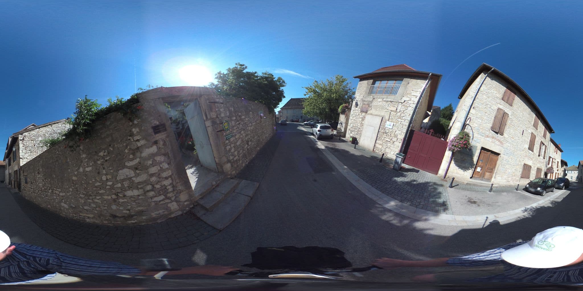 Street view near Franciscaines Immac Conception, Morestel — © simon_geovelo (CC BY-SA · Mapillary)