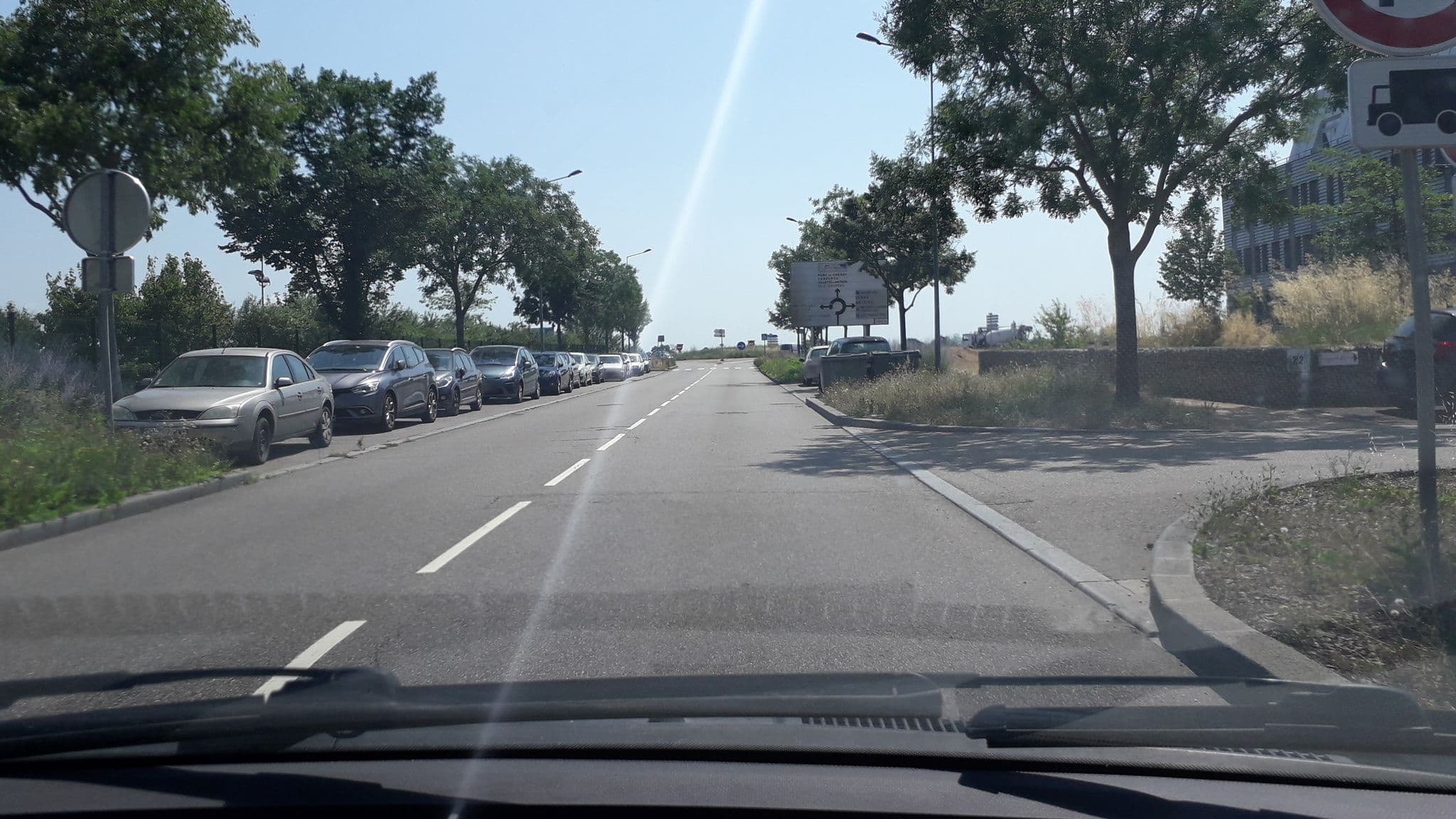 Street view near Kyriad Lyon Est - Meyzieu Zi - Aéroport, Meyzieu — © pnv38230 (CC BY-SA · Mapillary)