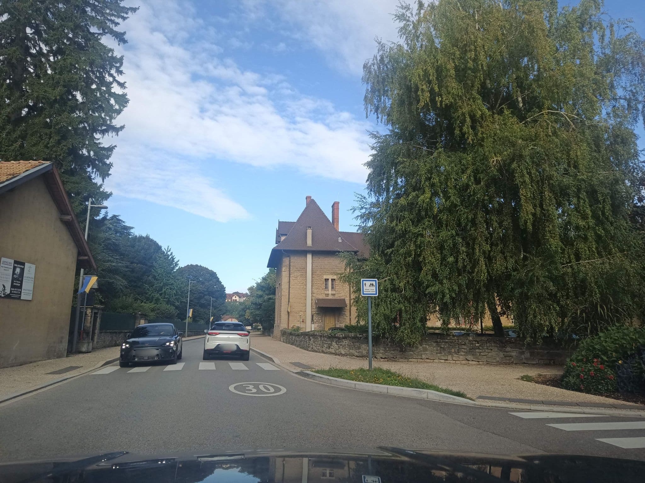 Street view near Le Baron Hôtel-Restaurant, Crémieu — © VinceSurlaRoute (CC BY-SA · Mapillary)