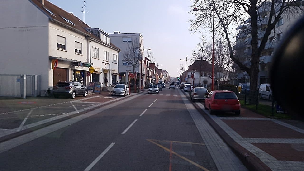 Street view near Kyriad, Lingolsheim — © bernardvoyageur (CC BY-SA · Mapillary)