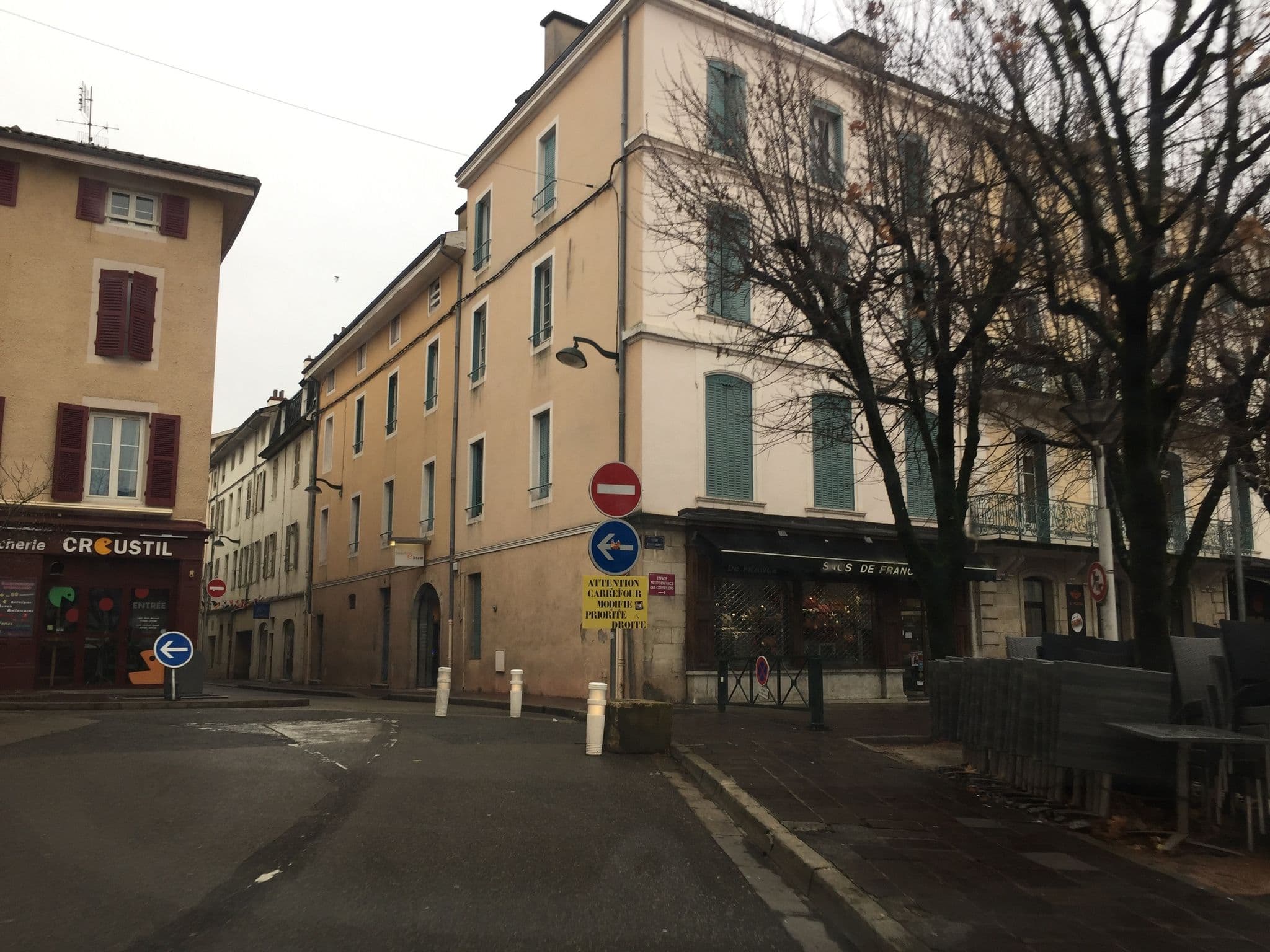Street view near Selectour - Ailleurs Voyages, Bourg-en-Bresse — © thepriben (CC BY-SA · Mapillary)