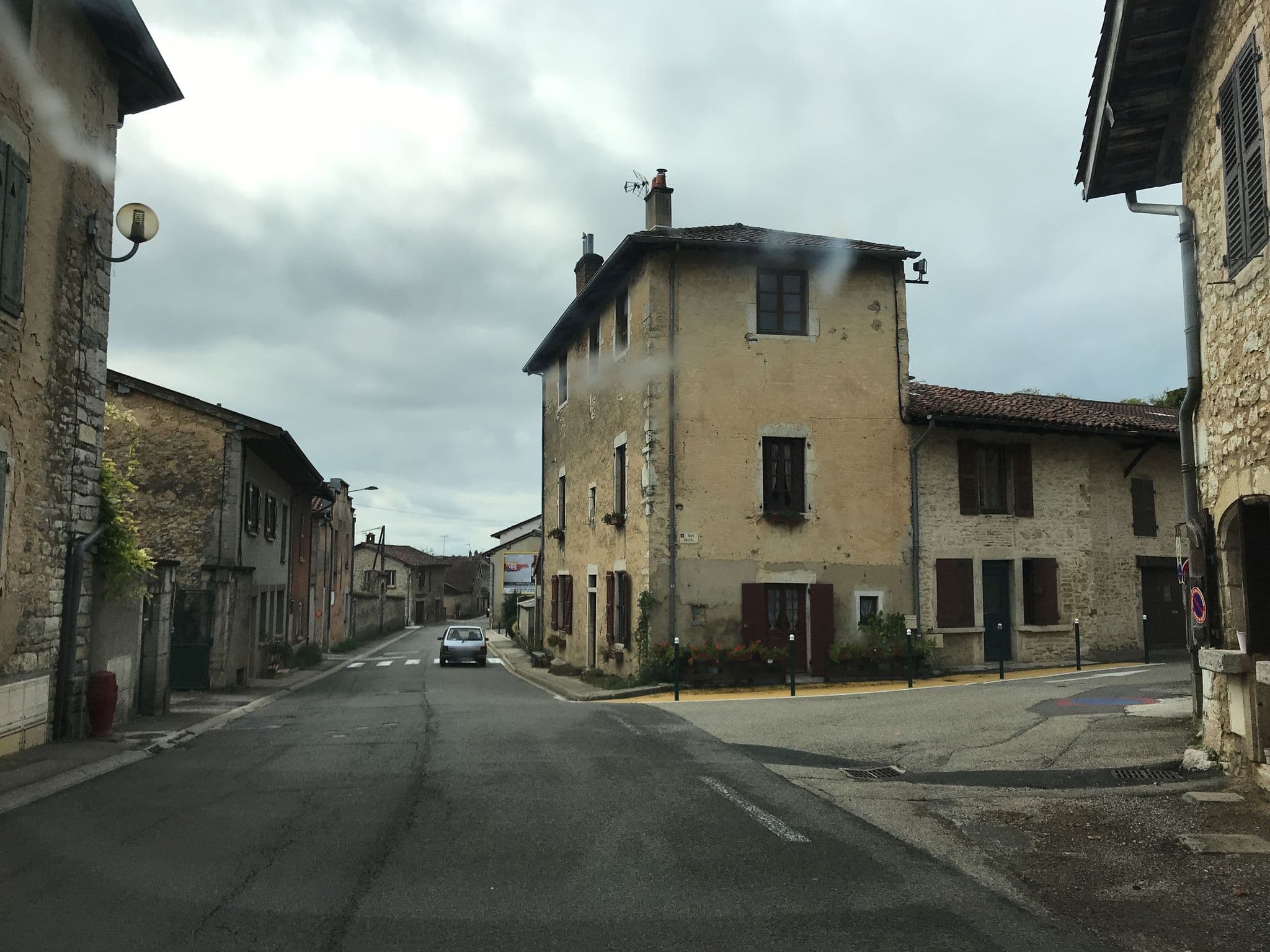 Street view near La Chastellenie, Jasseron — © thepriben (CC BY-SA · Mapillary)