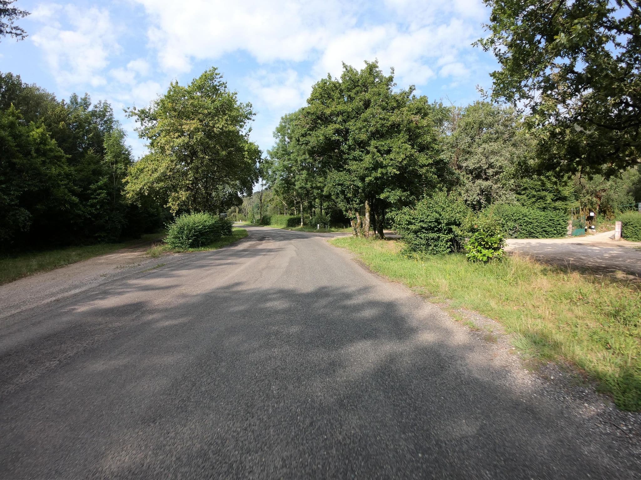 Street view near Cabanes et Lodges du Belvedere, Poncin — © joostjakob (CC BY-SA · Mapillary)