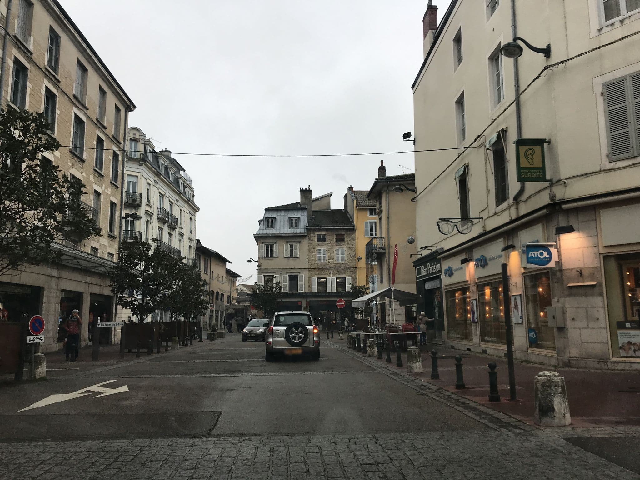Street view near Hôtel Terminus The Original's Boutique, Bourg-en-Bresse — © thepriben (CC BY-SA · Mapillary)