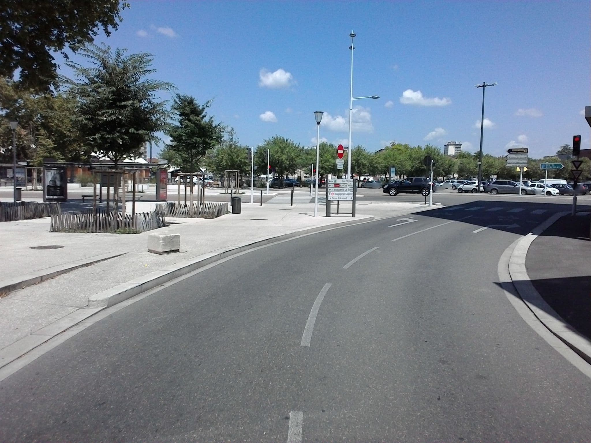 Street view near Residence Paul Claudel, Bourg-en-Bresse — © mprins (CC BY-SA · Mapillary)