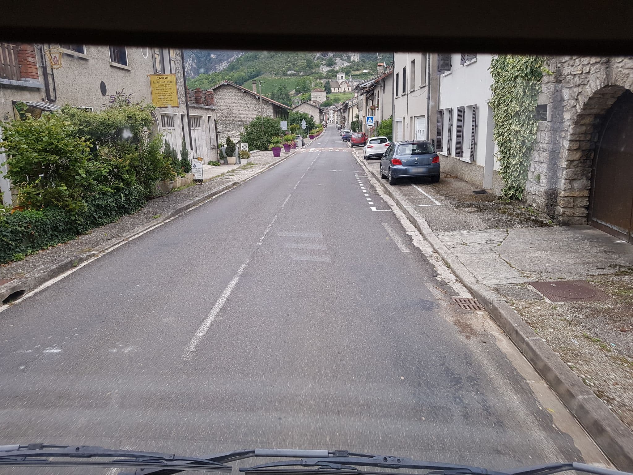 Street view near Le Clos des Condamines, Poncin — © bernardvoyageur (CC BY-SA · Mapillary)