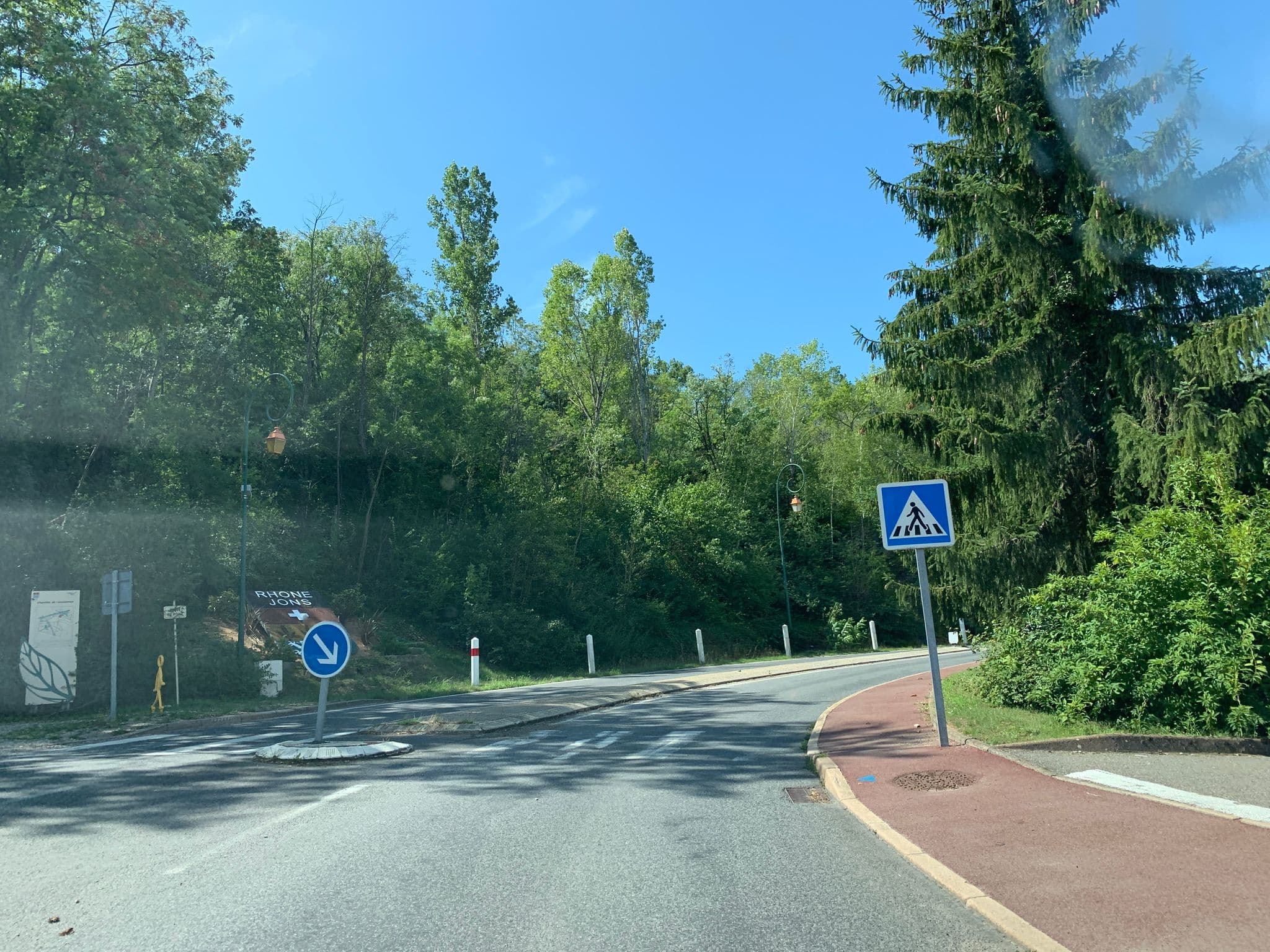 Street view near Best Western Bridge Hotel Lyon East, Jons — © thepriben (CC BY-SA · Mapillary)