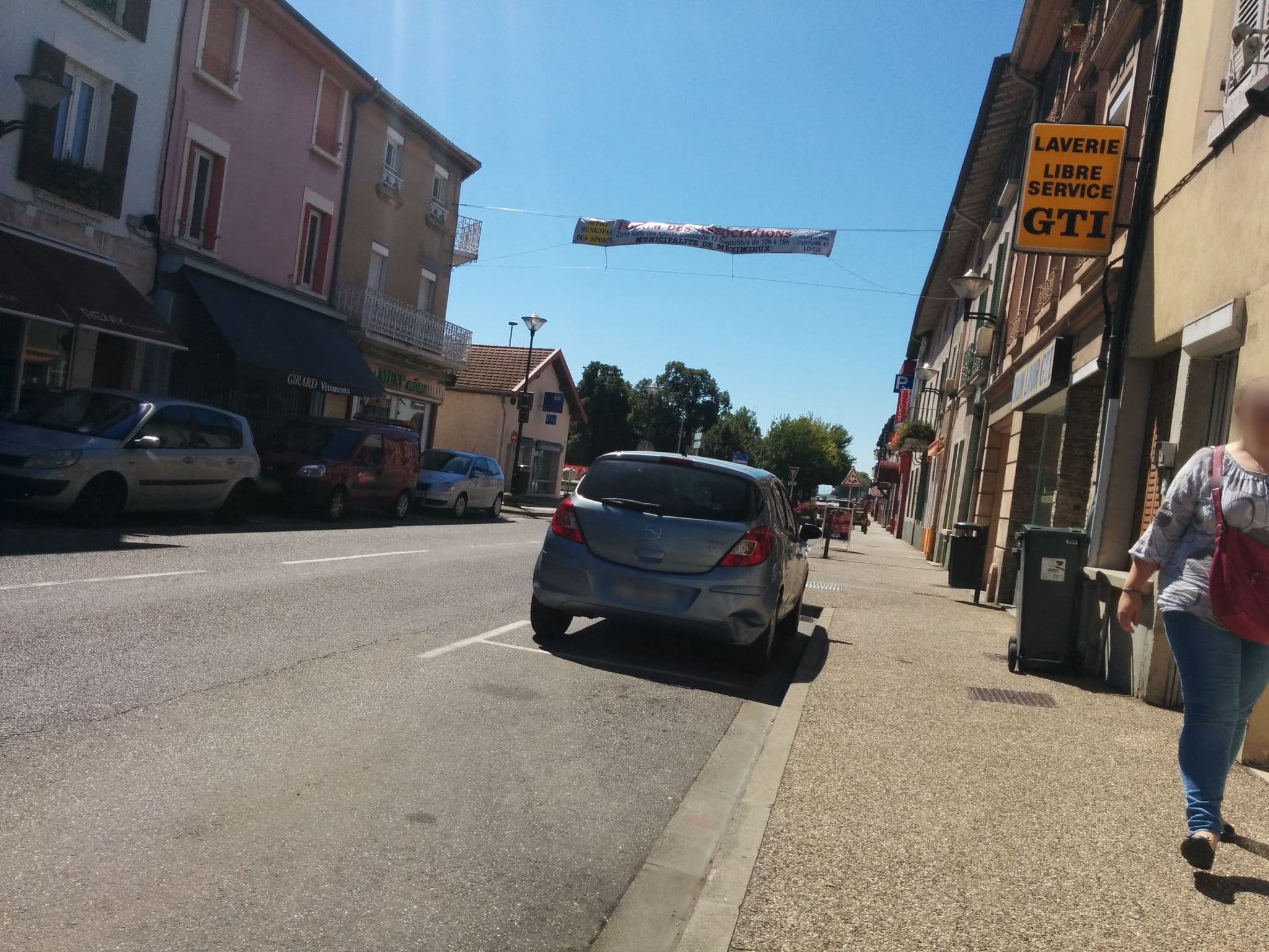 Street view near Selectour - Itinéa Voyages, Meximieux — © chivos (CC BY-SA · Mapillary)