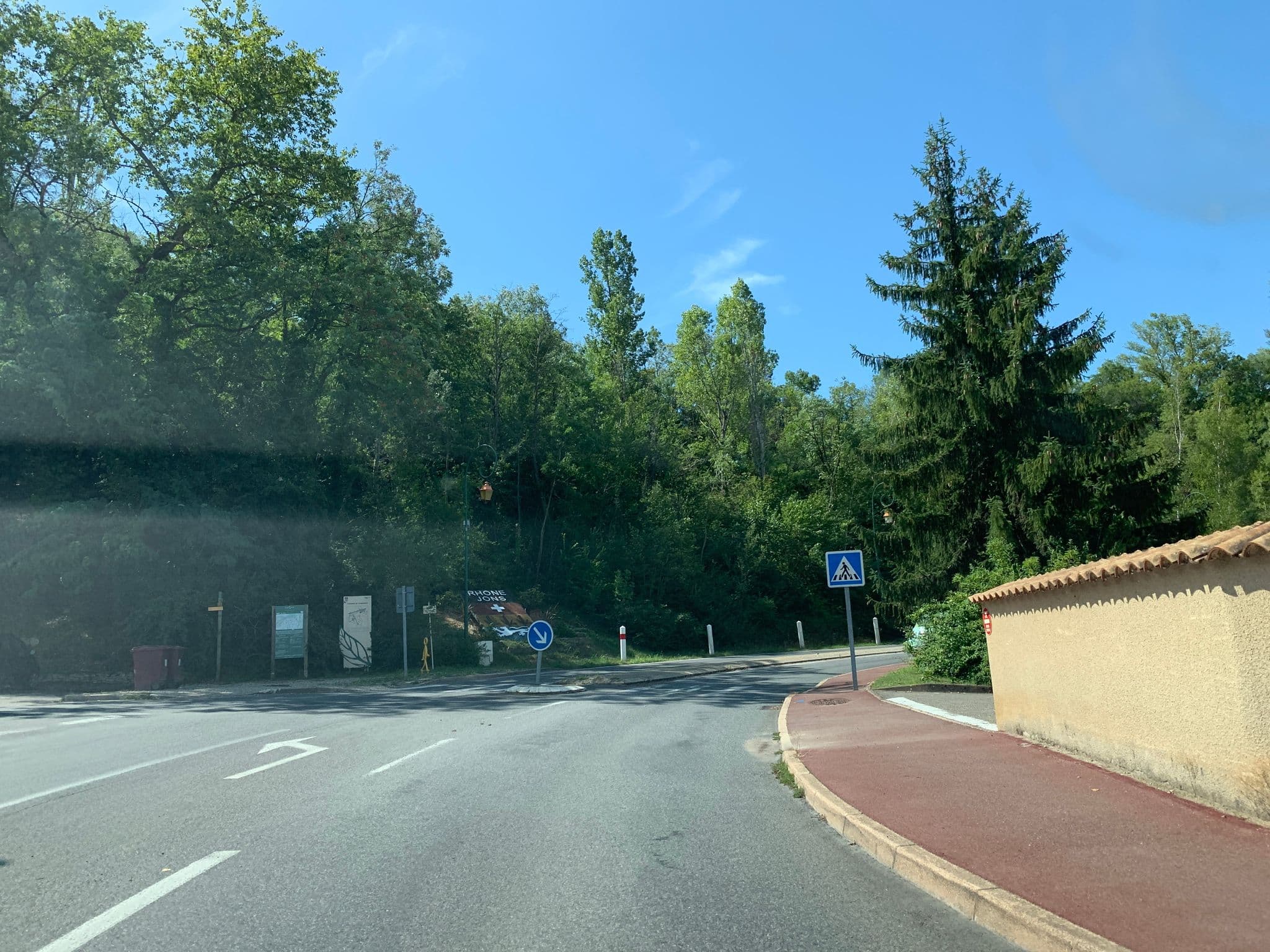 Street view near Best Western, Jons — © thepriben (CC BY-SA · Mapillary)