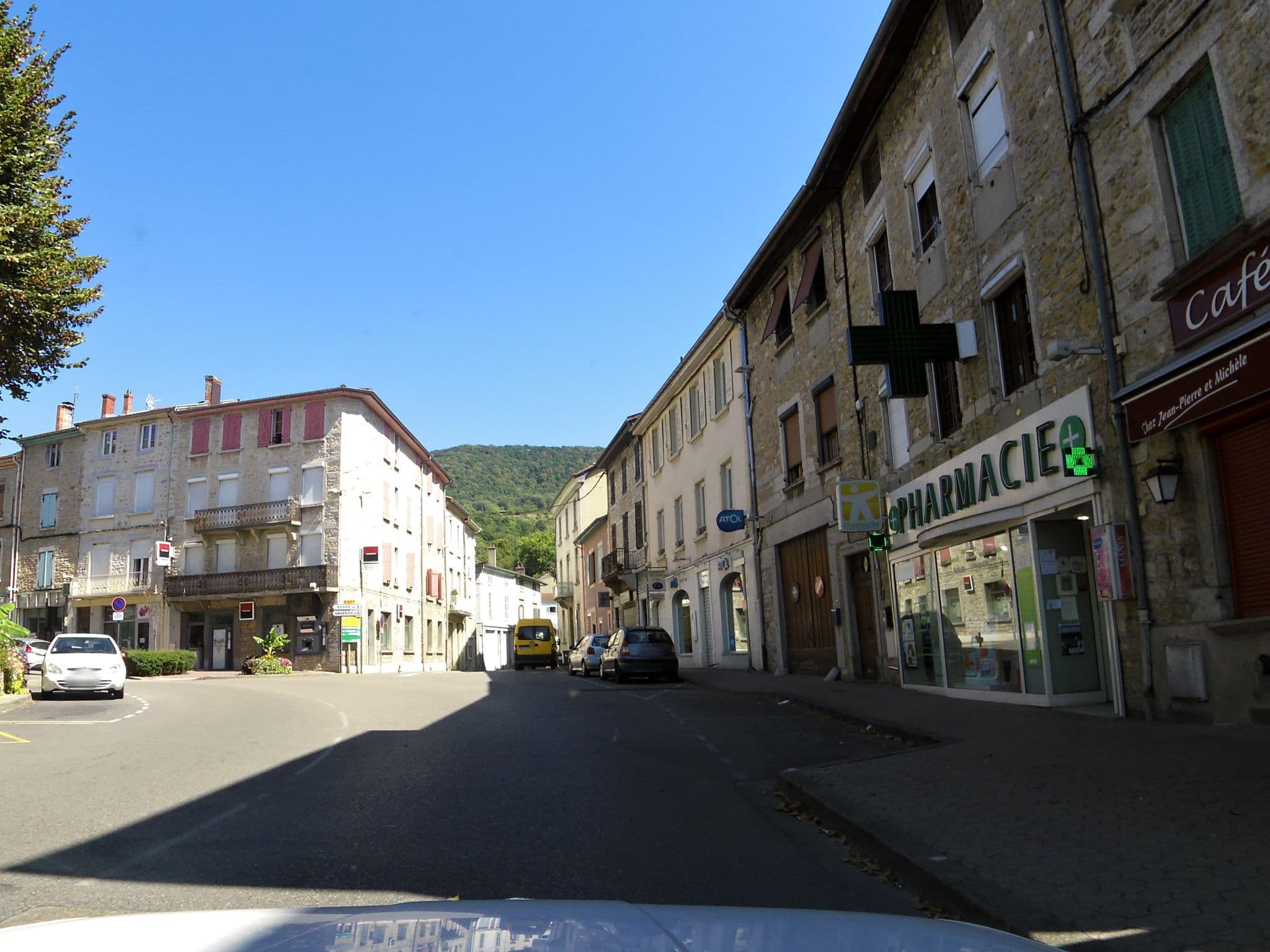 Street view near Le Jardin d'Alice, Lagnieu — © chivos (CC BY-SA · Mapillary)