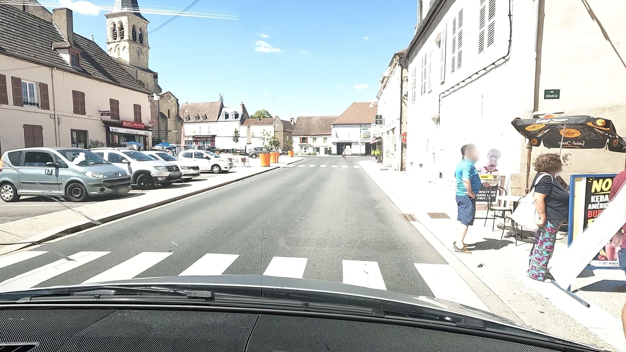 Street view near Hotel Restaurant Henry, Le Donjon — © vinisa (CC BY-SA · Mapillary)