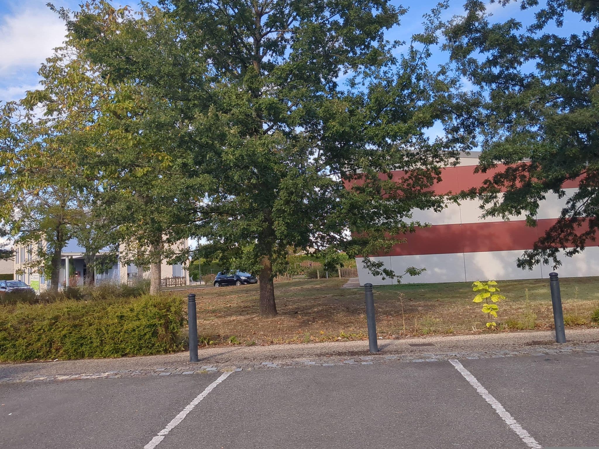 Street view near Campanile Hôtel Grill, Avermes — © Aurel4012 (CC BY-SA · Mapillary)