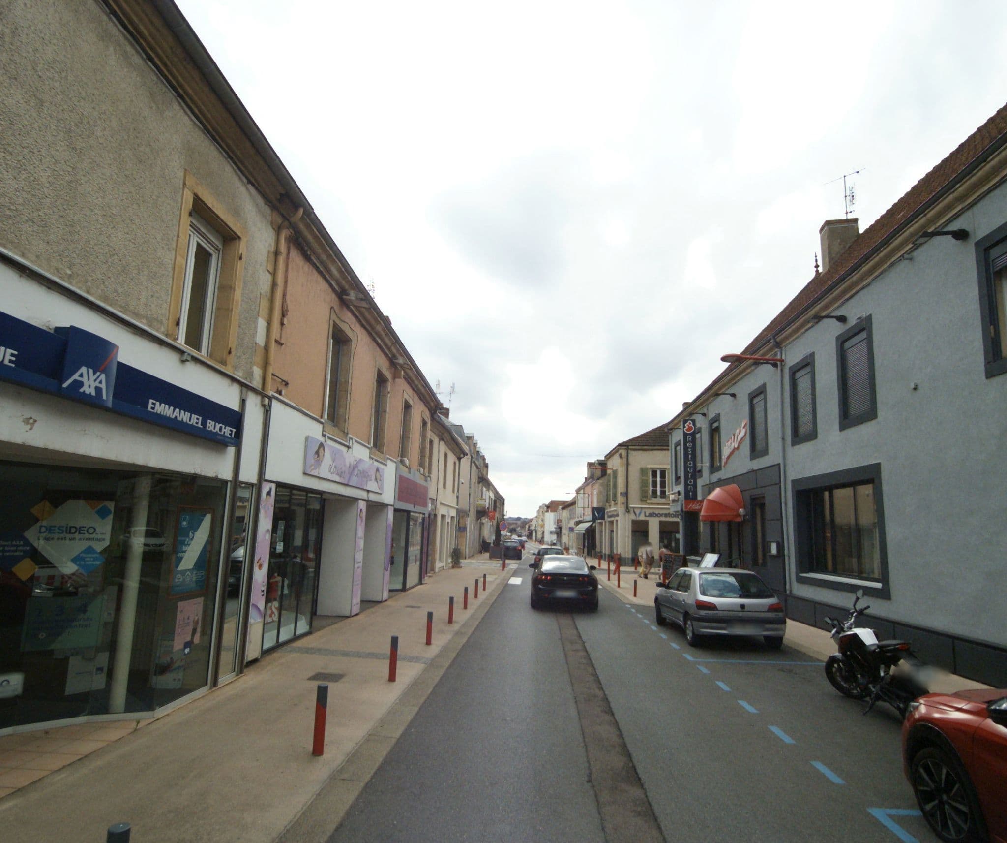 Street view near La Pomme D'Amour, Gueugnon — © immergismap (CC BY-SA · Mapillary)