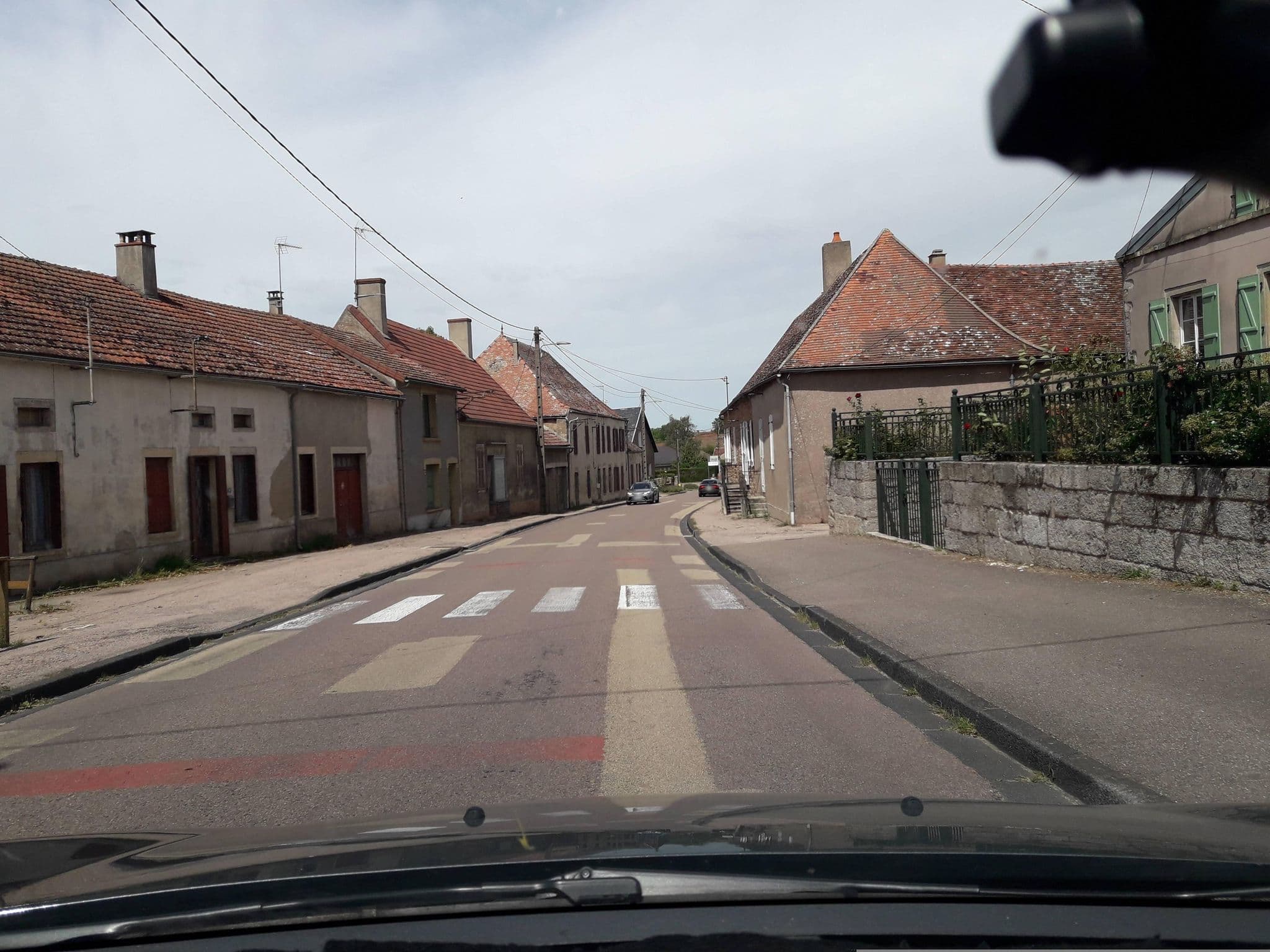 Street view near Hôtel du Bon Accueil, Saulieu — © eric_s (CC BY-SA · Mapillary)