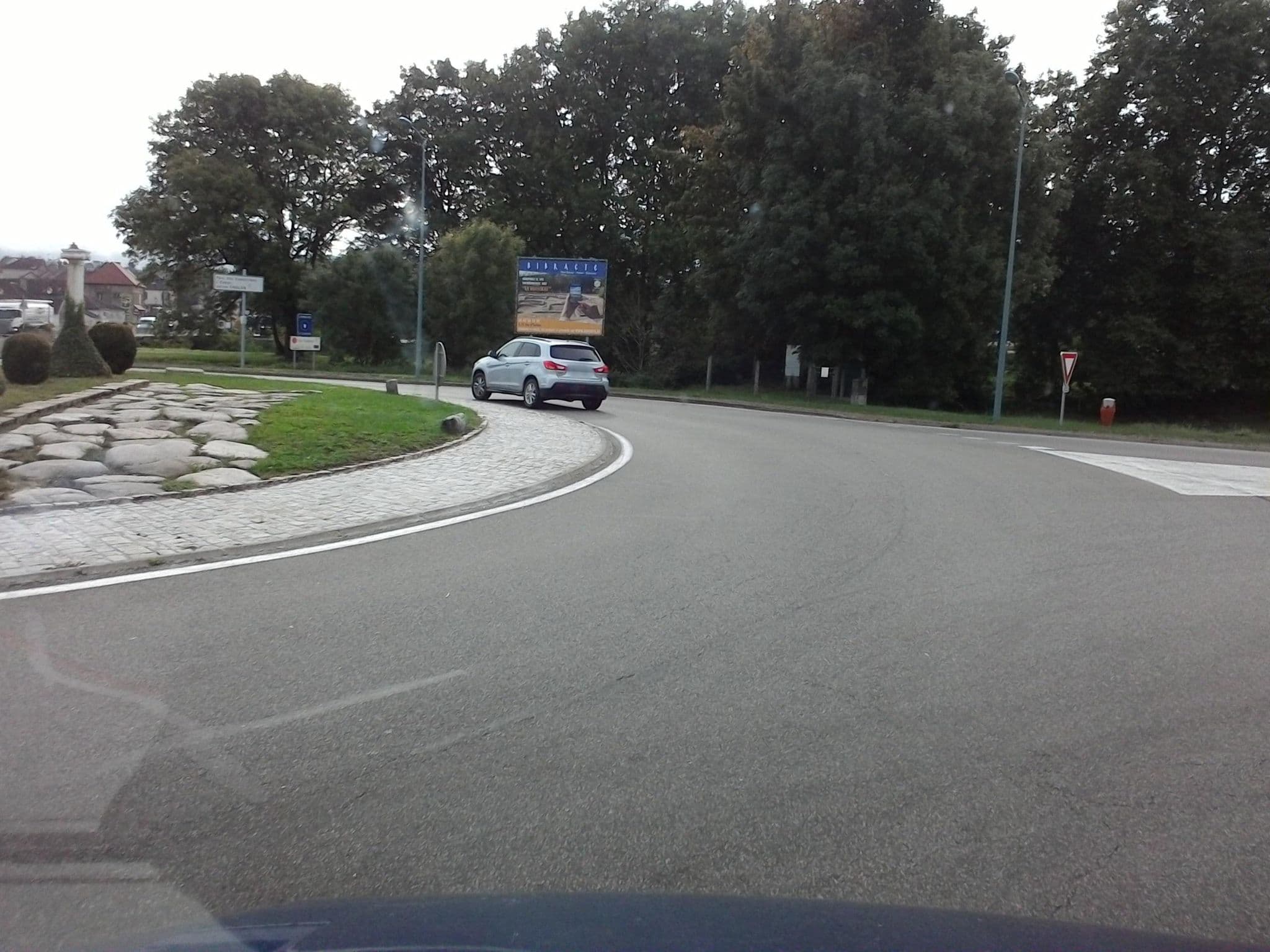 Street view near Desvignes Françoise, Autun — © mprins (CC BY-SA · Mapillary)