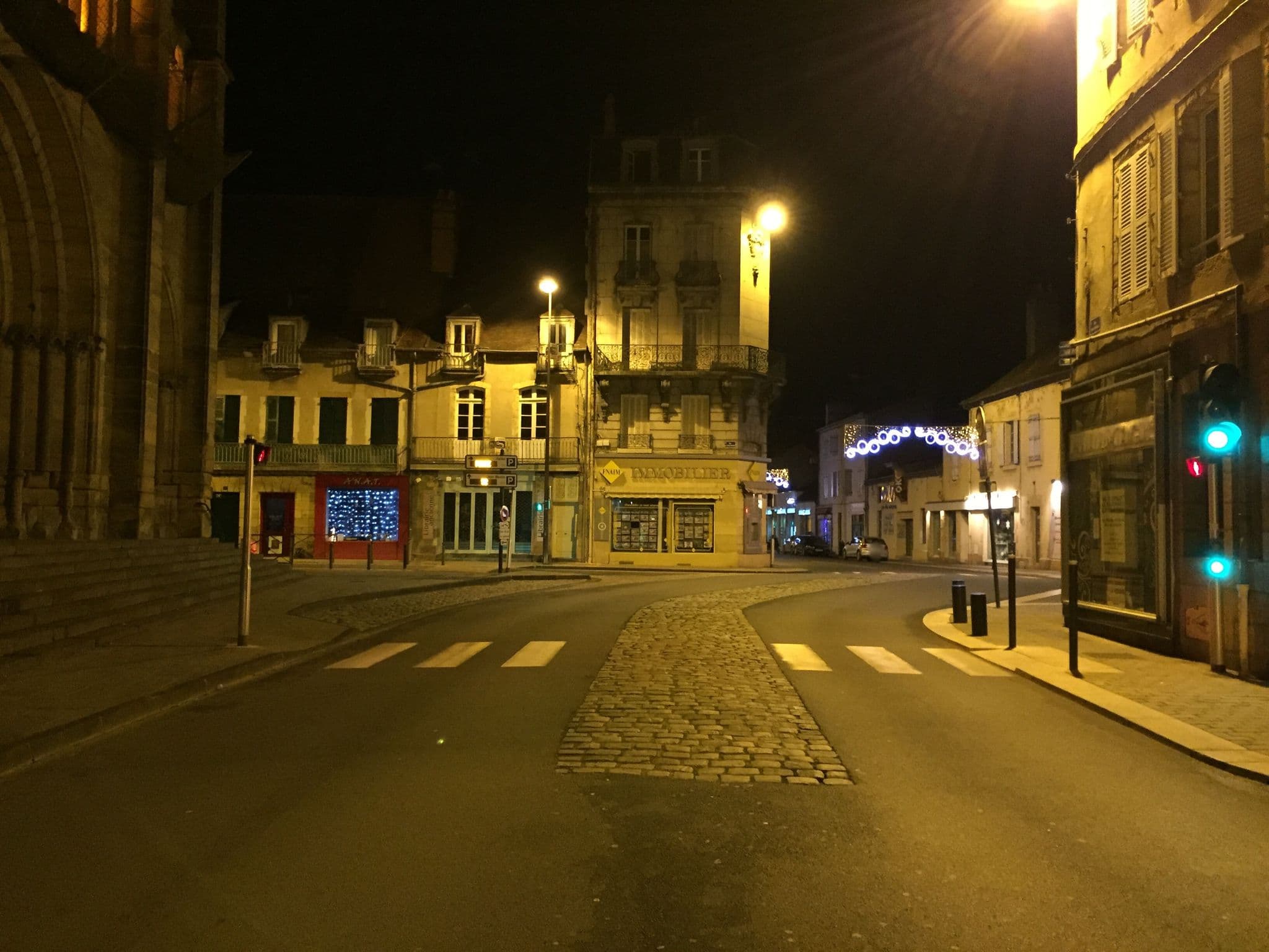 Street view near Selectour - Viabela Voyages, Moulins — © zimmy (CC BY-SA · Mapillary)