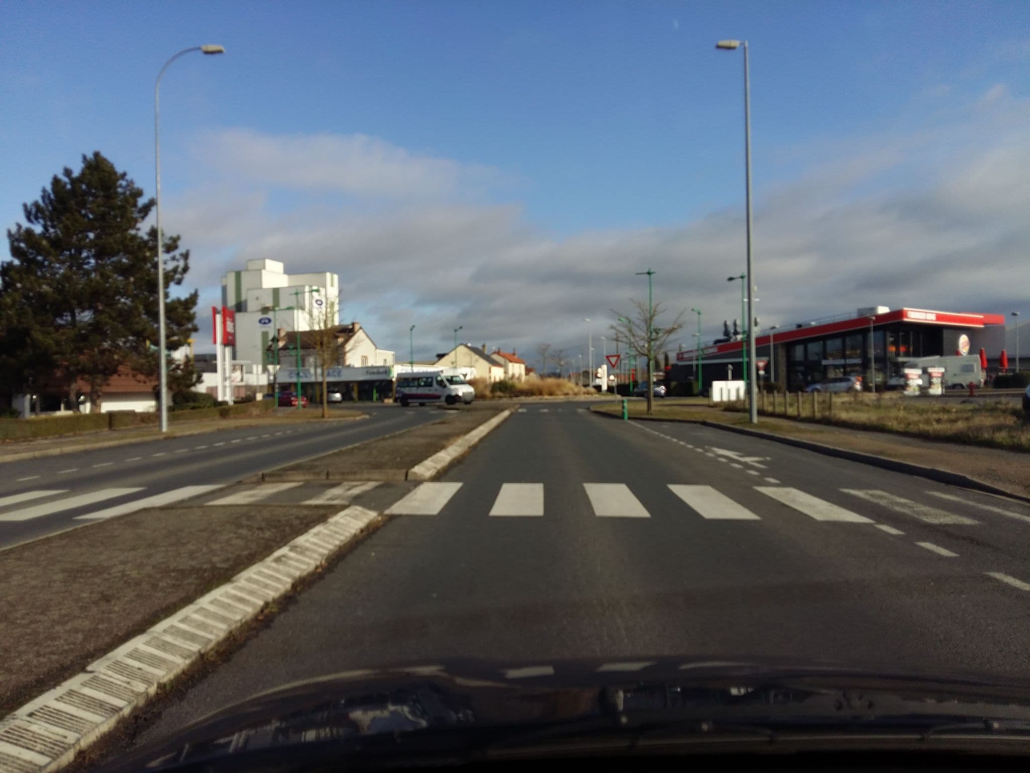 Street view near ibis Moulins Sud, Moulins — © zimmy (CC BY-SA · Mapillary)