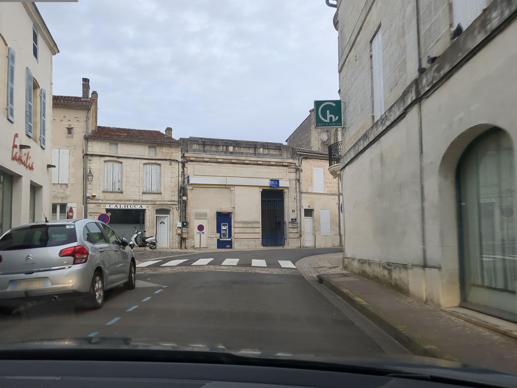 Street view near La Familia Résidence, Jonzac — © lmagreault (CC BY-SA · Mapillary)