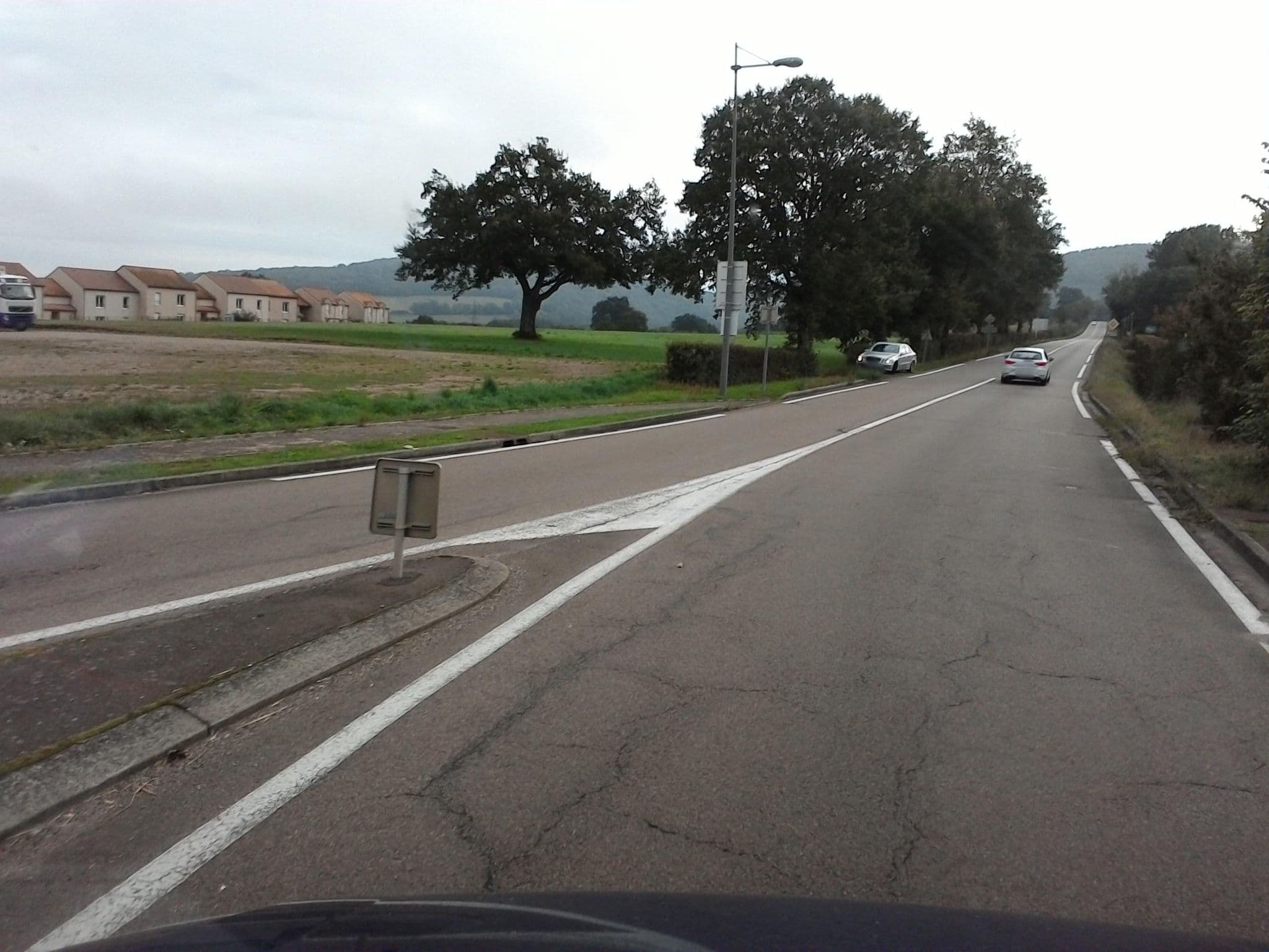 Street view near les jardins du lac, Autun — © mprins (CC BY-SA · Mapillary)