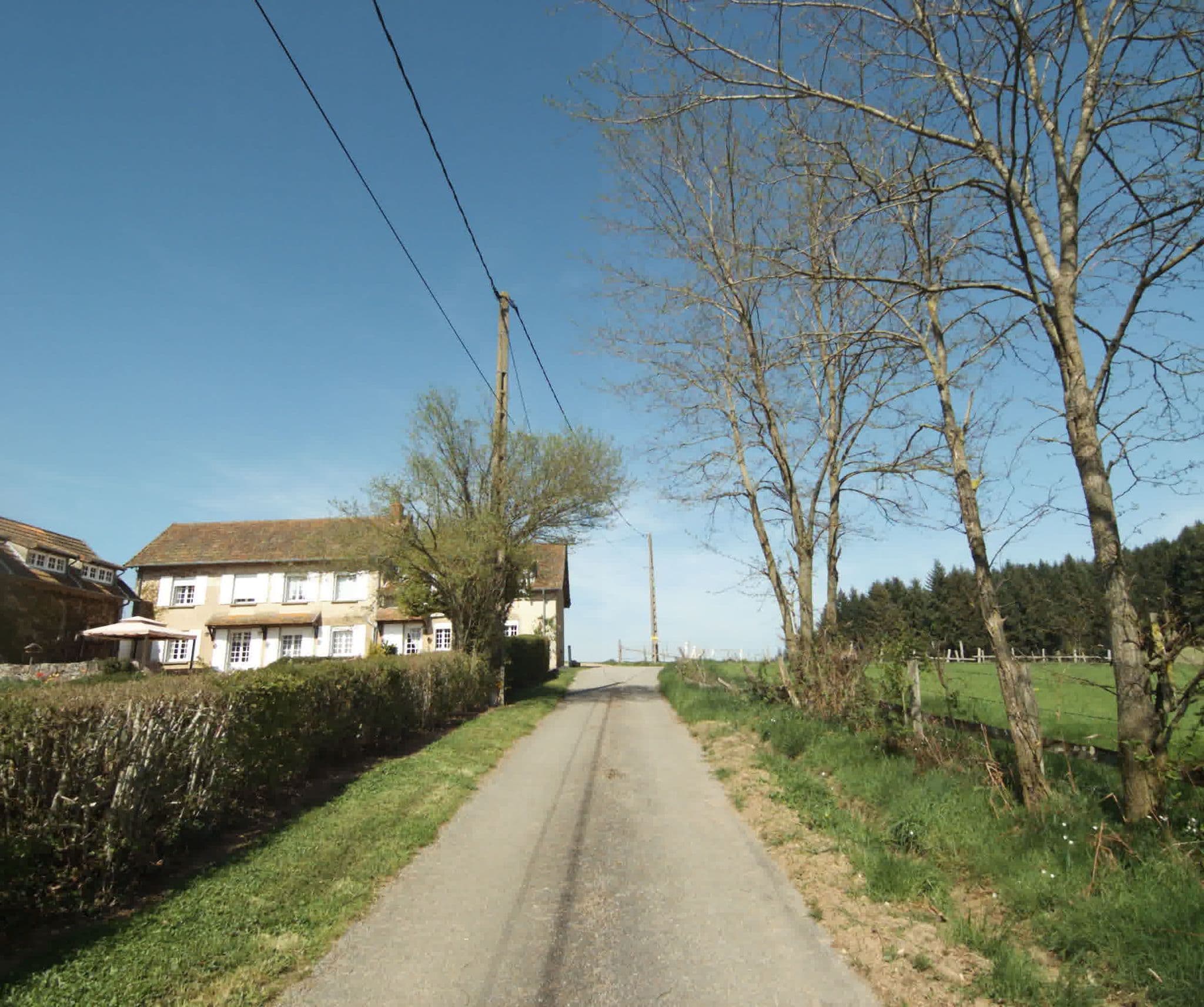 Street view near Souvigne, Charolles — © sogefi (CC BY-SA · Mapillary)