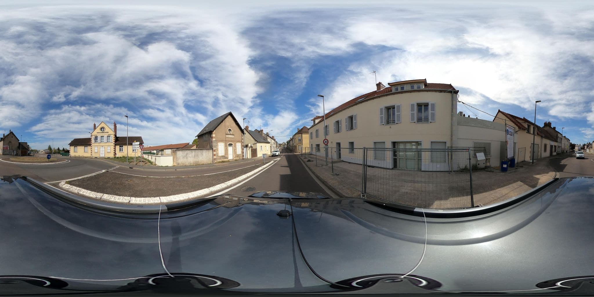 Street view near Hôtel de L'Agriculture, Decize — © eric_s (CC BY-SA · Mapillary)