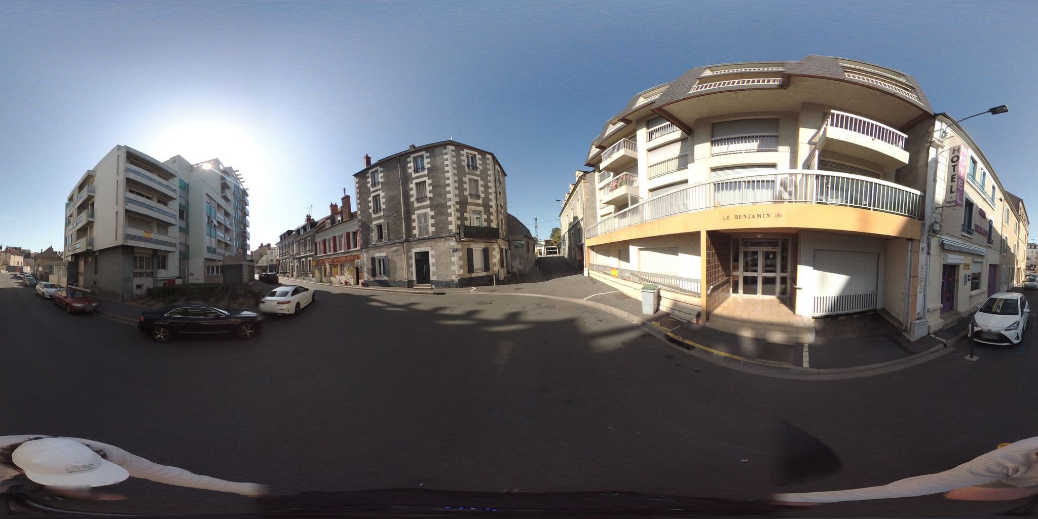 Street view near Mm Hotellerie, Nevers — © geovelo (CC BY-SA · Mapillary)