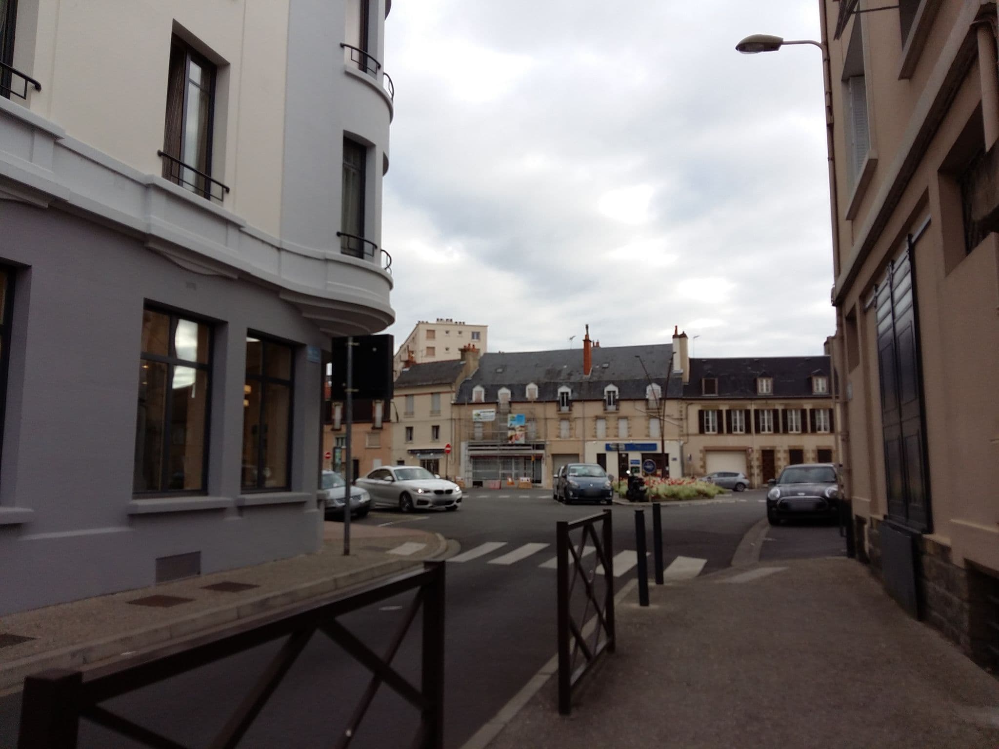 Street view near ibis Styles Moulins Centre, Moulins — © zimmy (CC BY-SA · Mapillary)