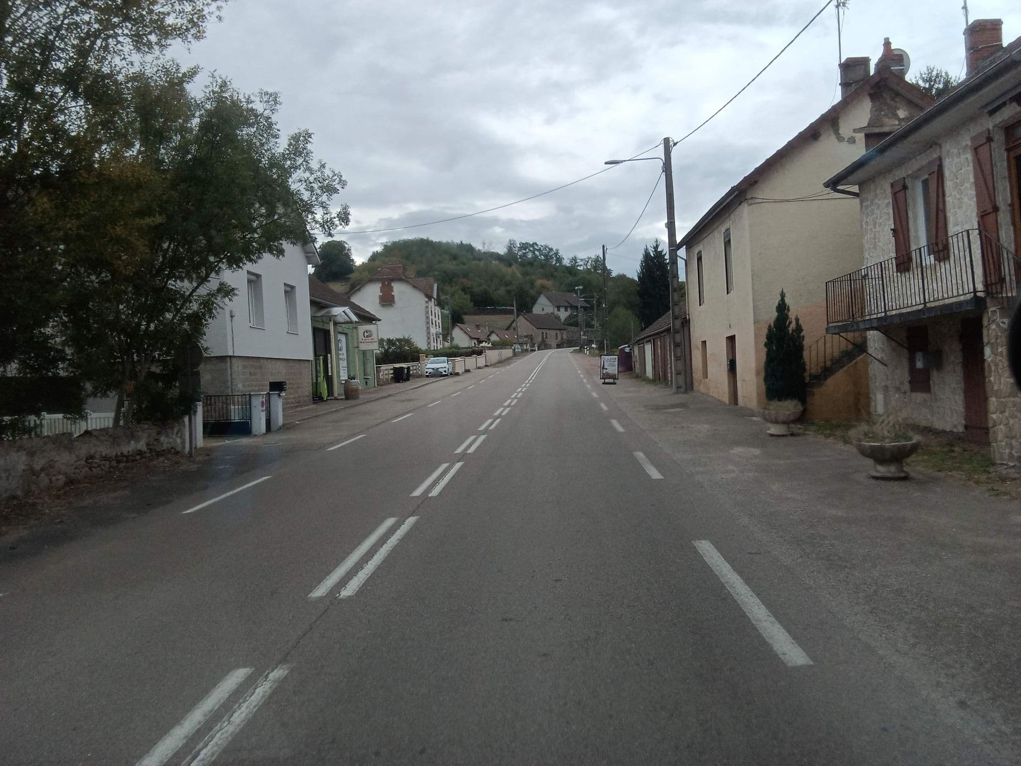 Street view near Le Vieux Jambon, Le Creusot — © mprins (CC BY-SA · Mapillary)