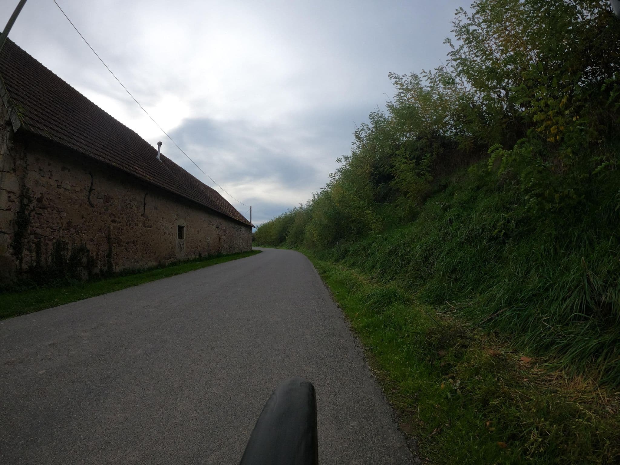 Street view near Chambres d'Hotes Wouters, Luzy — © plexi32 (CC BY-SA · Mapillary)