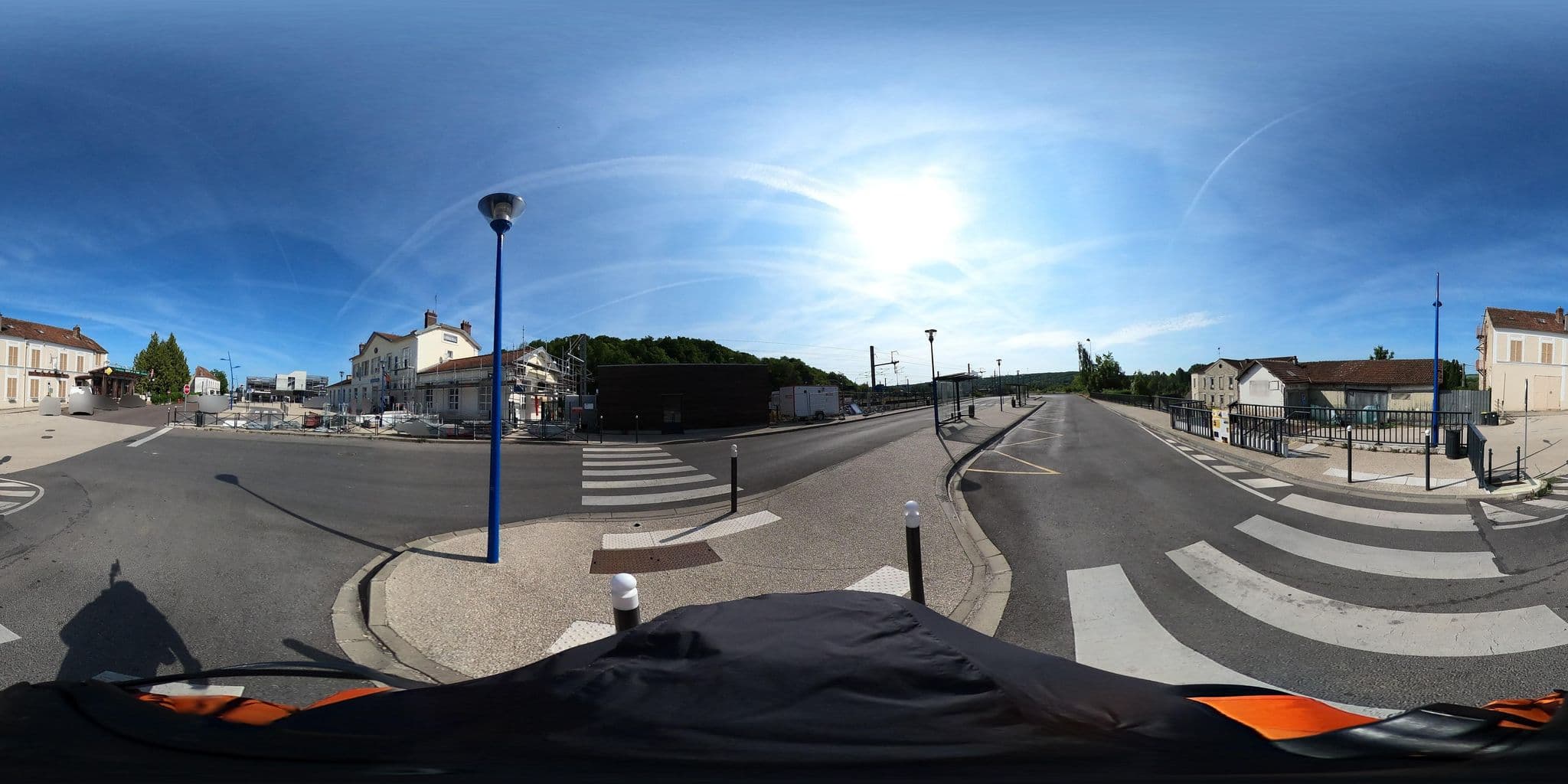 Street view near Hôtel de la Gare, Longueville — © cartocite (CC BY-SA · Mapillary)
