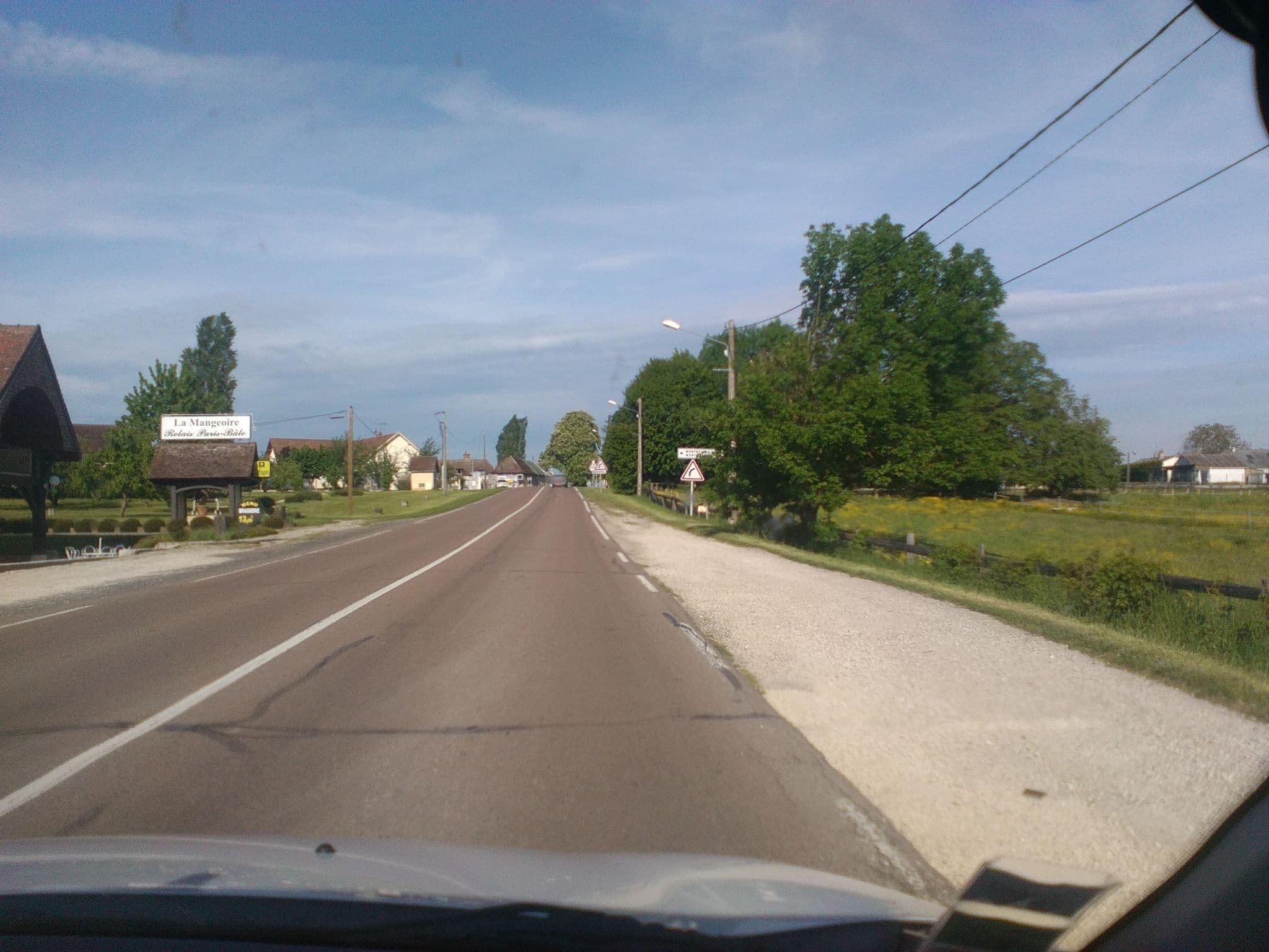 Street view near Hôtel Relais Paris-Bâle, Lusigny-sur-Barse — © blap (CC BY-SA · Mapillary)