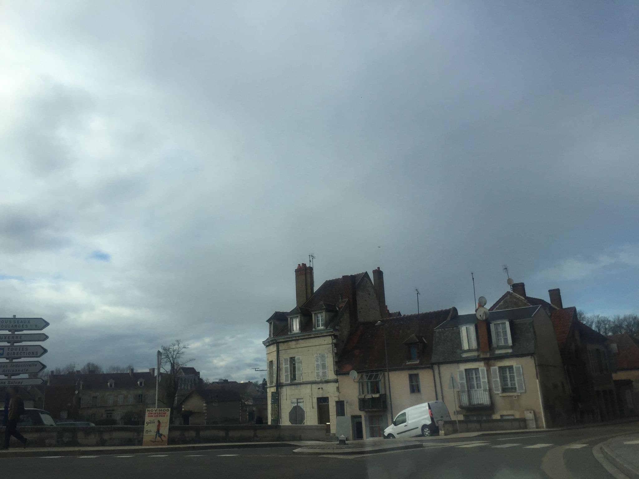 Street view near LA CHAPELLE DE CLAMECY, Clamecy — © thepriben (CC BY-SA · Mapillary)