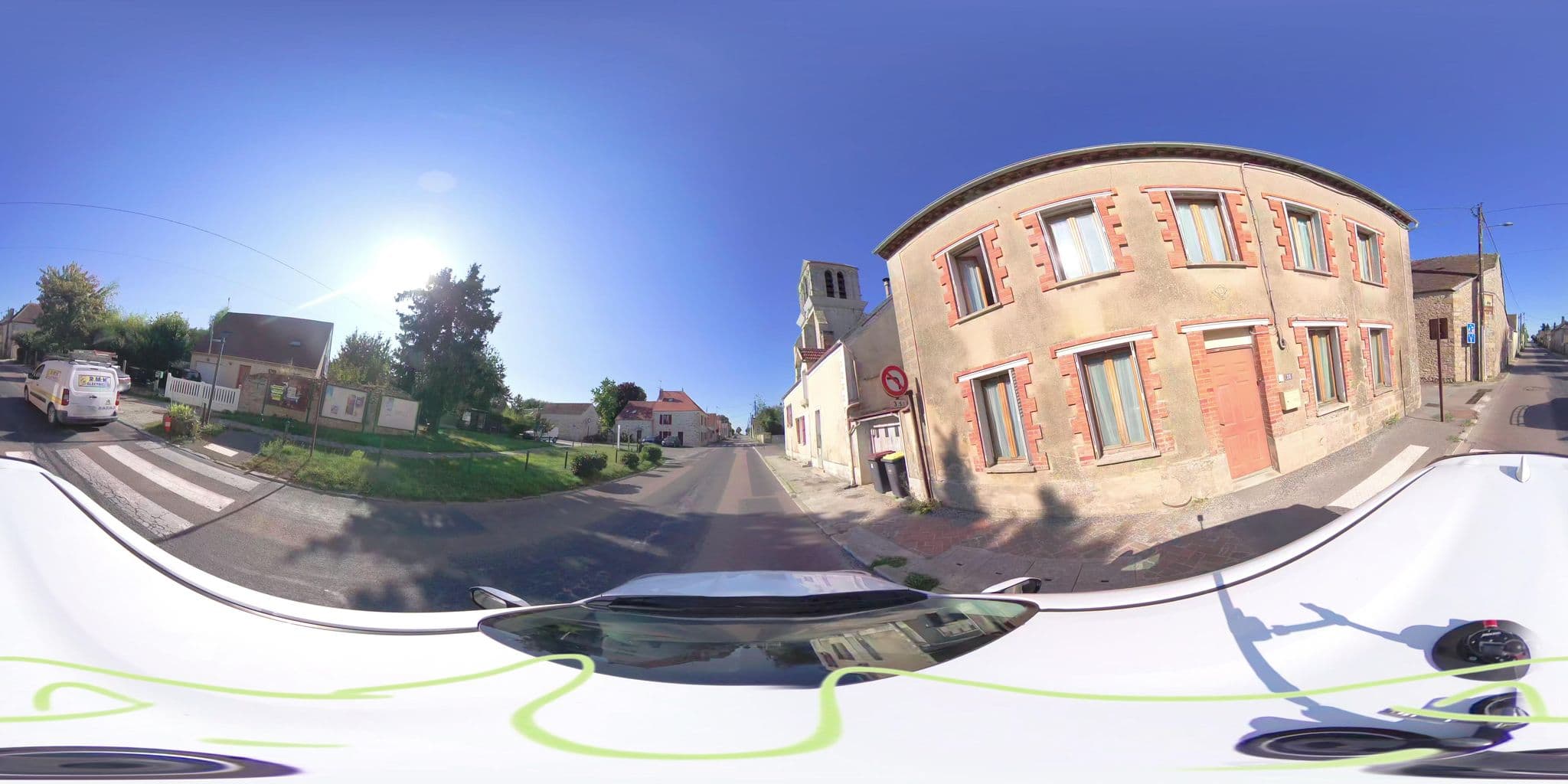 Street view near Dormion Jean-Marie, Longueville — © atchisson (CC BY-SA · Mapillary)
