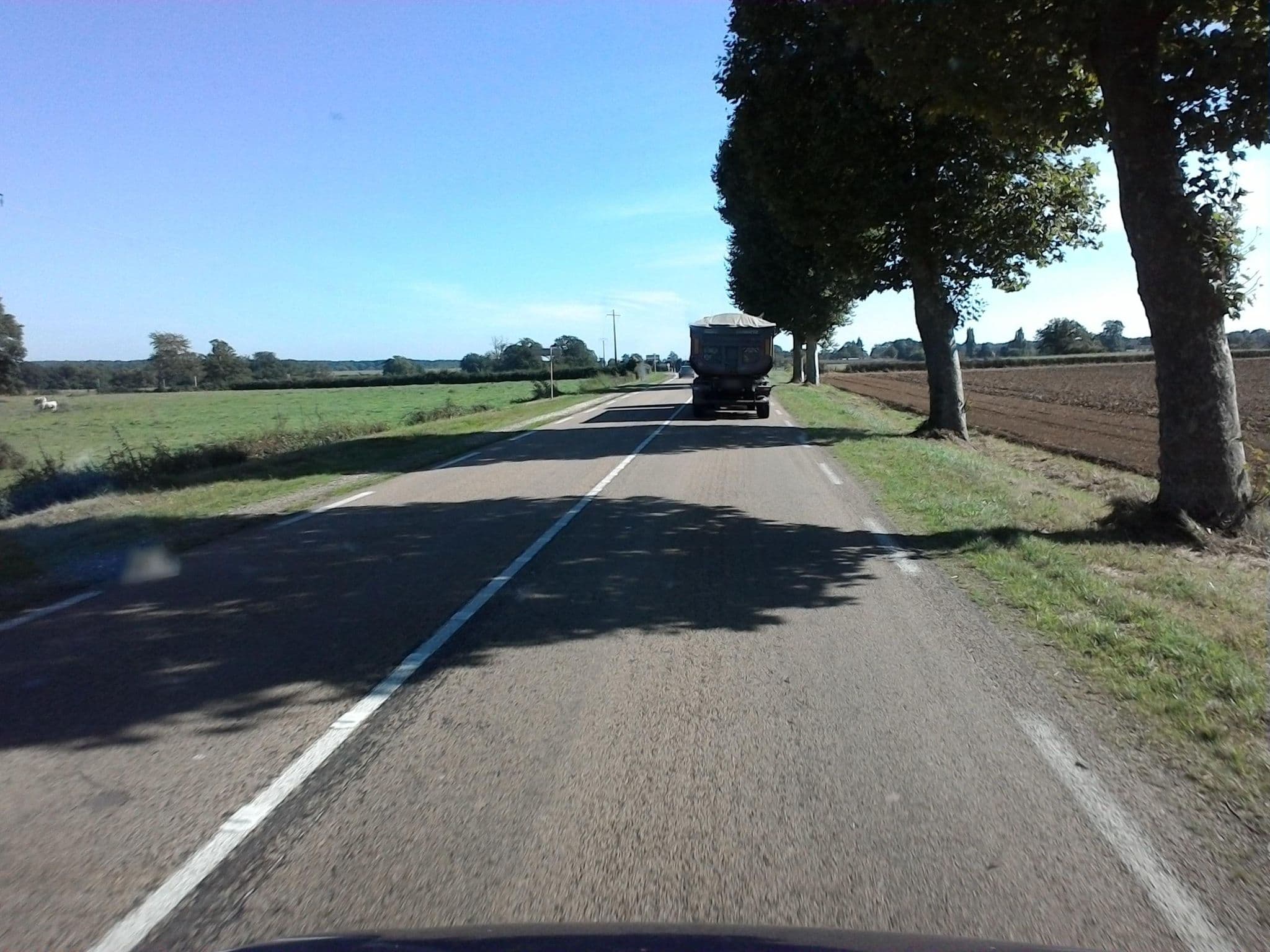 Street view near Hôtel Restaurant Campanile Avallon Sauvigny-le-Bois, Avallon — © mprins (CC BY-SA · Mapillary)