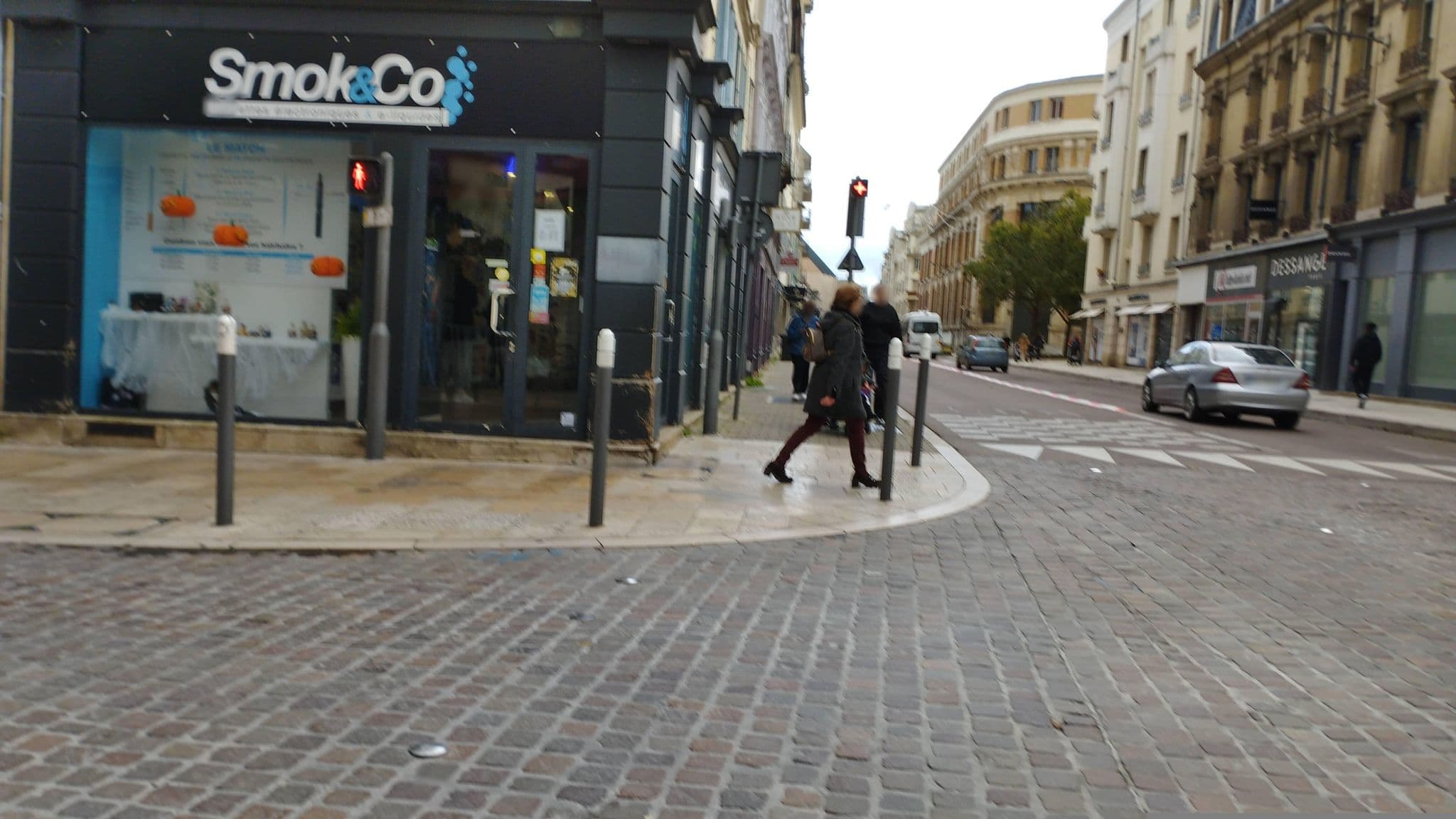 Street view near Hôtel de la Poste, Troyes — © kritic (CC BY-SA · Mapillary)