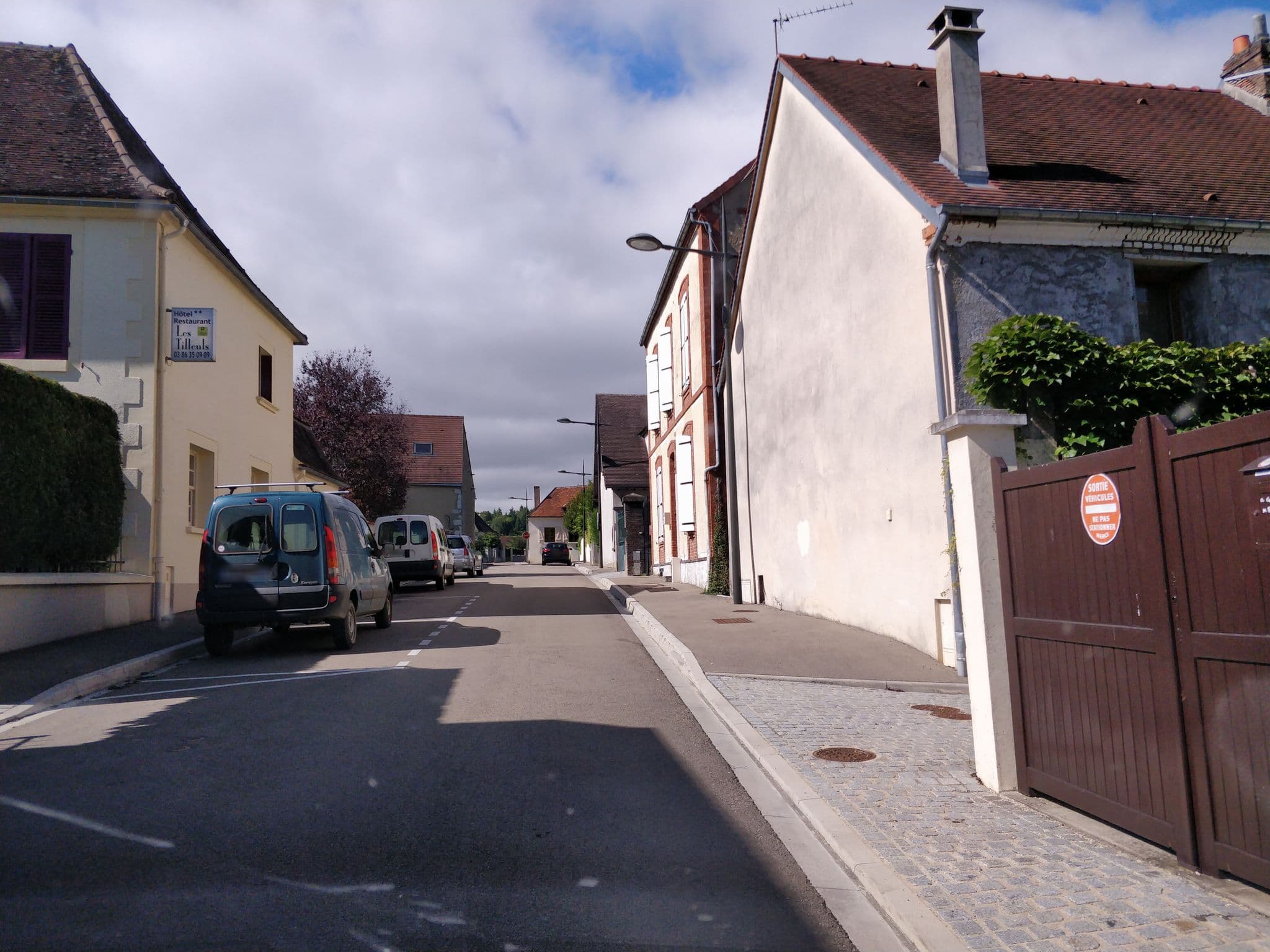Street view near AJCN, Saint-Florentin — © zouzou (CC BY-SA · Mapillary)